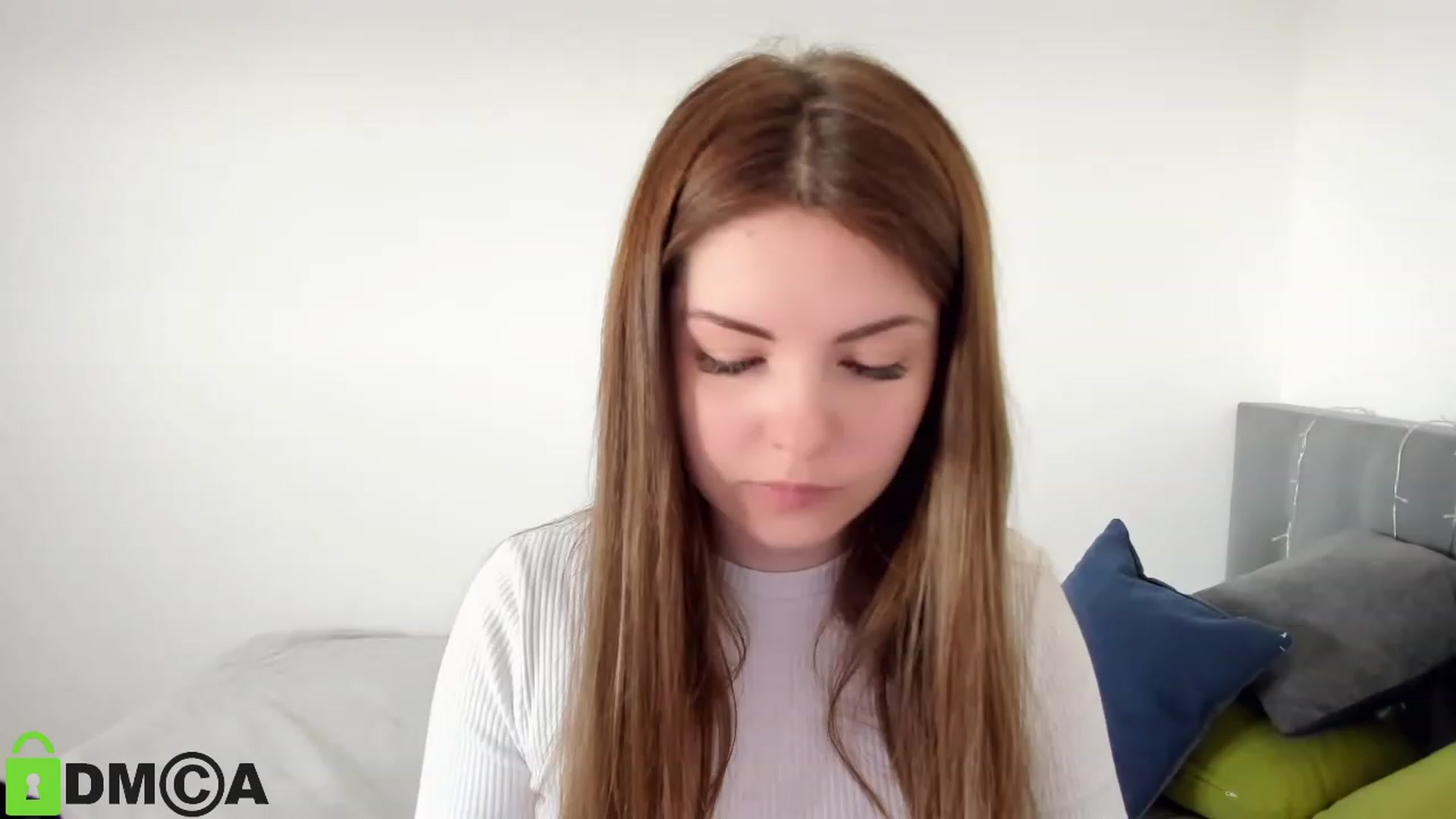 Gallery image thumbnail from Miriam_Mills's myfreecams stream on, 05/01/2023, 08:22 image 16 of 20