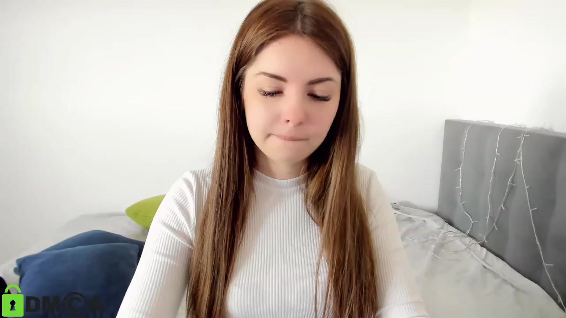 Gallery image thumbnail from Miriam_Mills's myfreecams stream on, 05/01/2023, 09:05 image 6 of 20