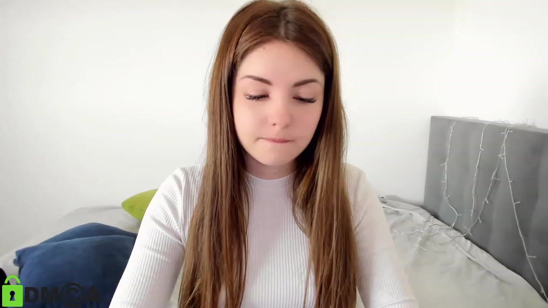 Gallery image thumbnail from Miriam_Mills's myfreecams stream on, 05/01/2023, 09:05 image 7 of 20