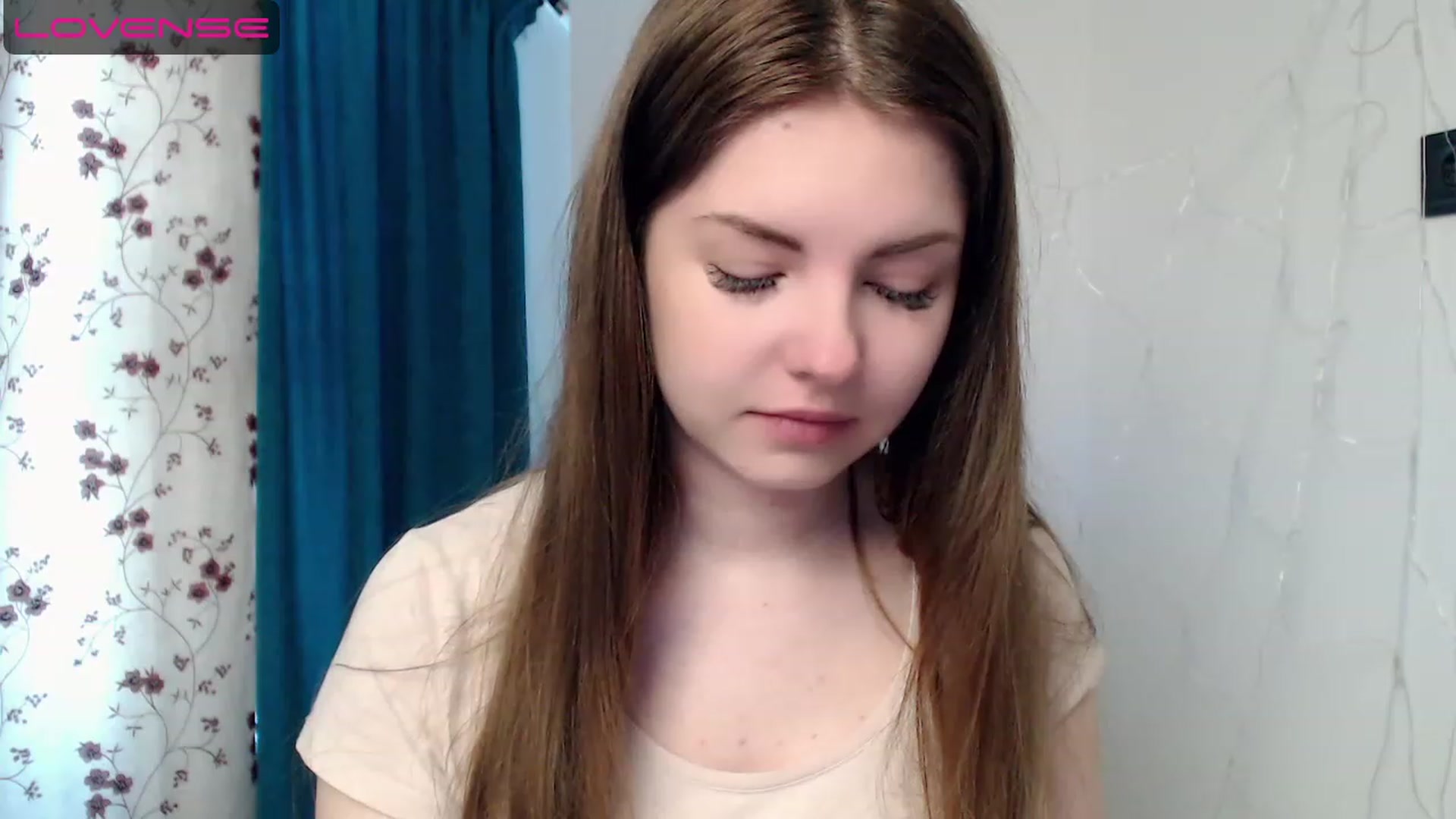 Gallery image thumbnail from Miriam_Mills's myfreecams stream on, 05/03/2023, 07:47 image 9 of 20