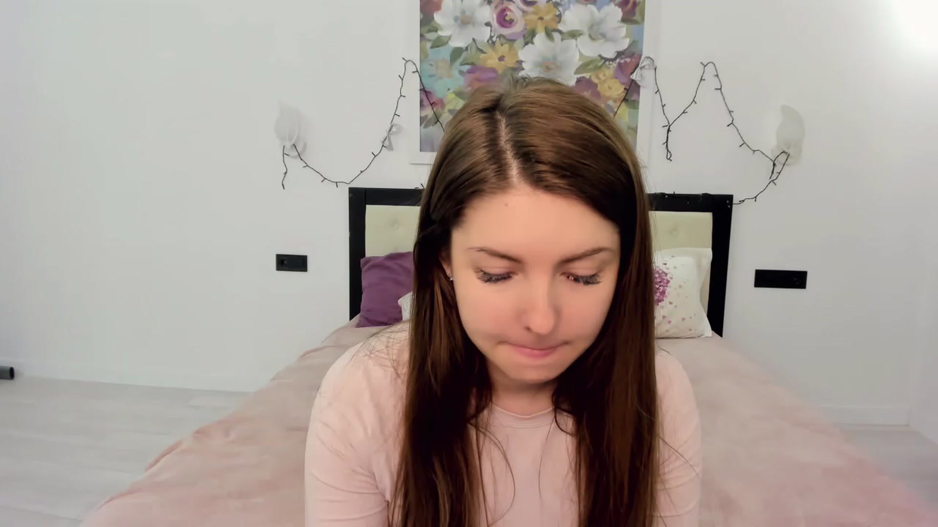 Gallery image thumbnail from Miriam_Mills's myfreecams stream on, 05/04/2023, 09:37 image 4 of 20