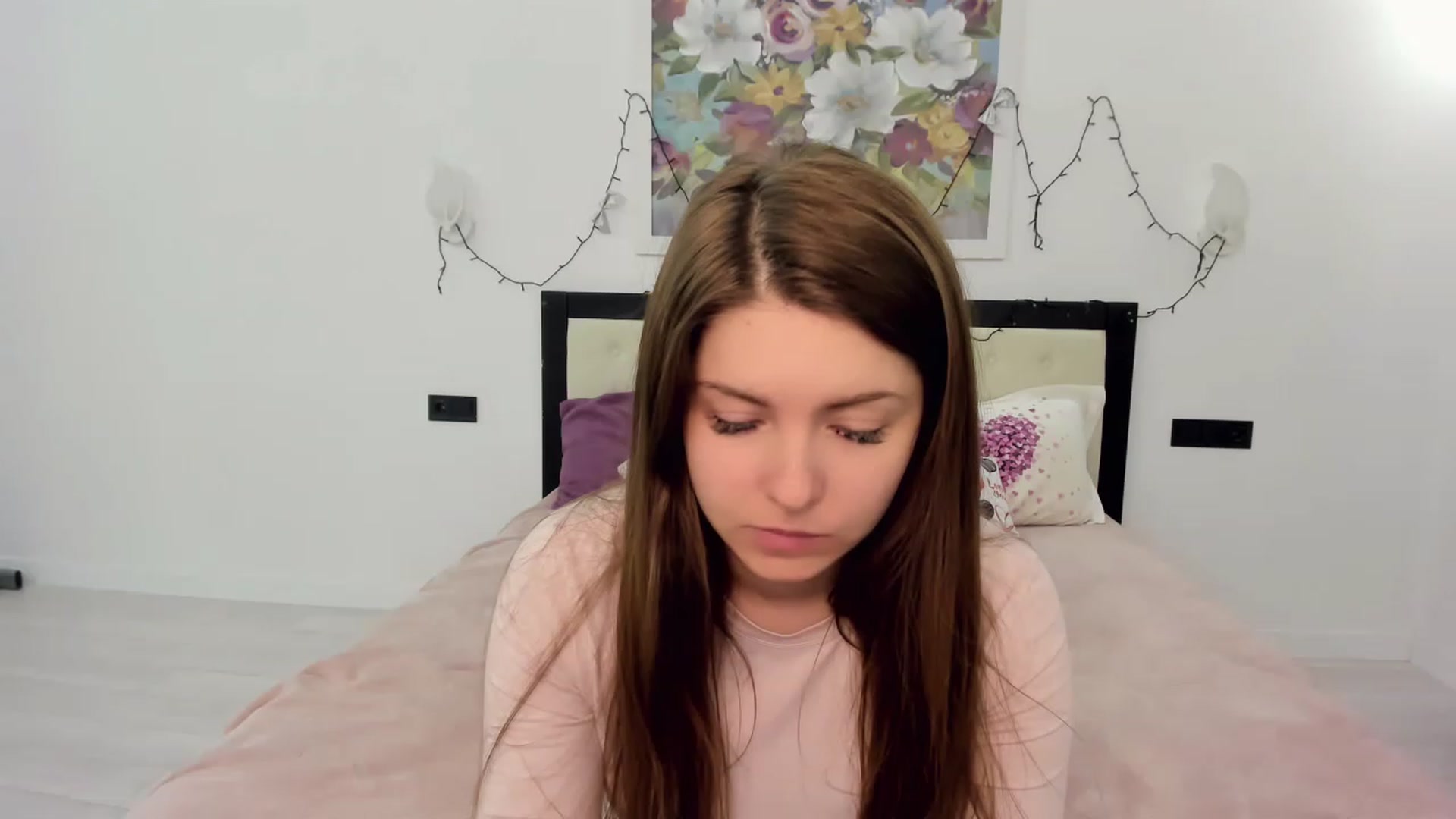Gallery image thumbnail from Miriam_Mills's myfreecams stream on, 05/04/2023, 09:37 image 3 of 20