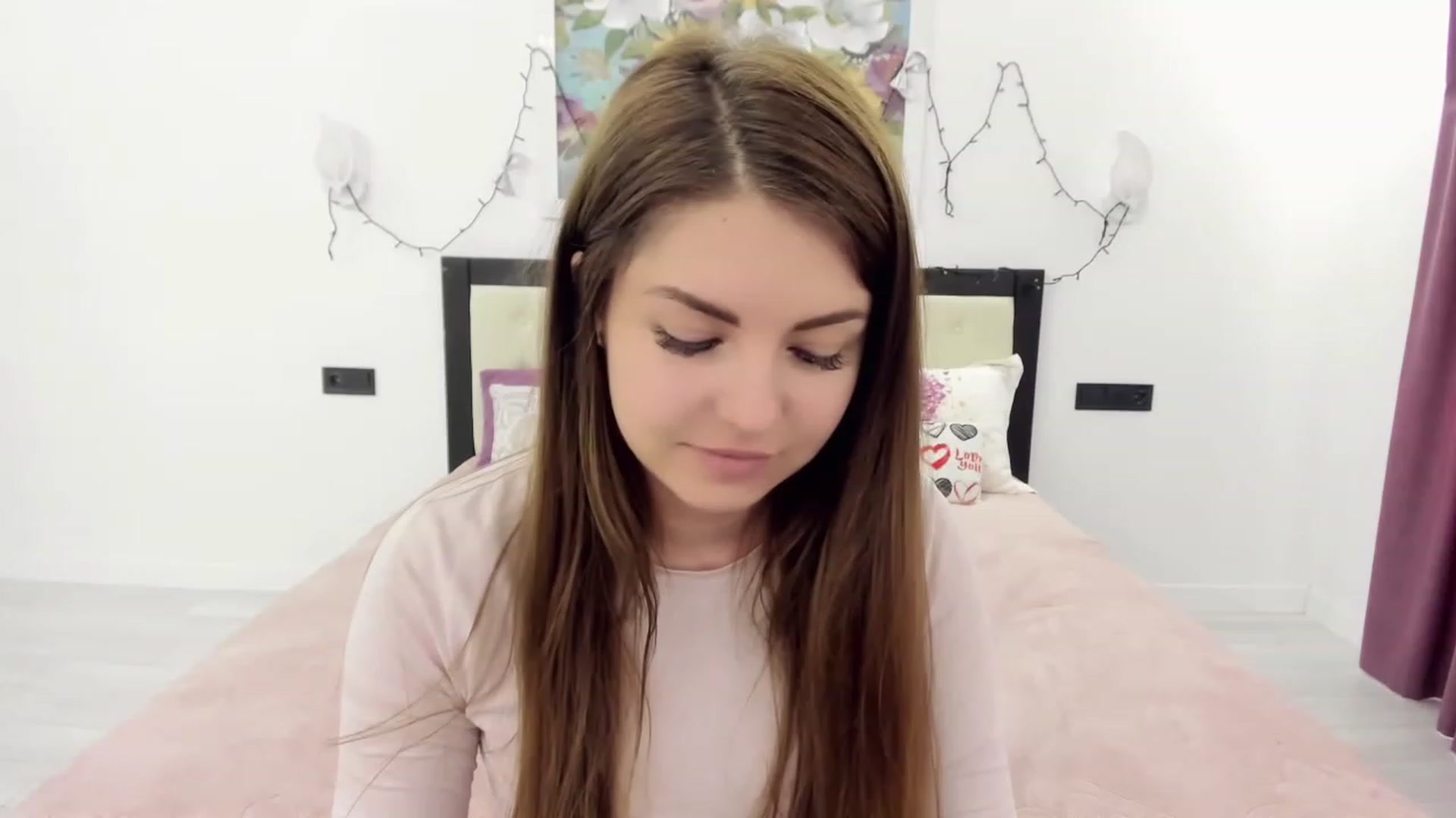 Gallery image thumbnail from Miriam_Mills's myfreecams stream on, 05/05/2023, 08:38 image 9 of 20
