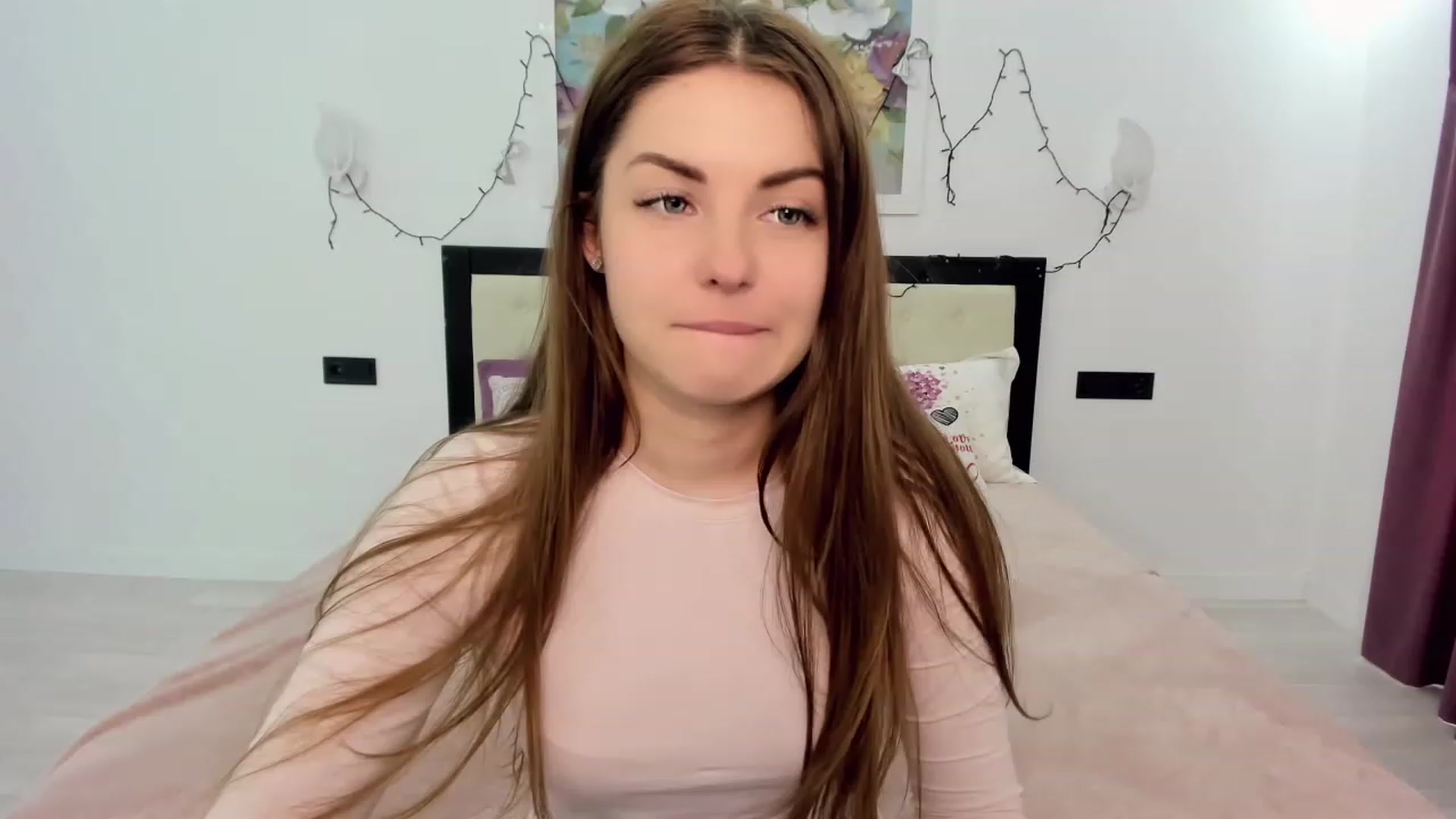 Gallery image thumbnail from Miriam_Mills's myfreecams stream on, 05/05/2023, 12:06 image 3 of 20