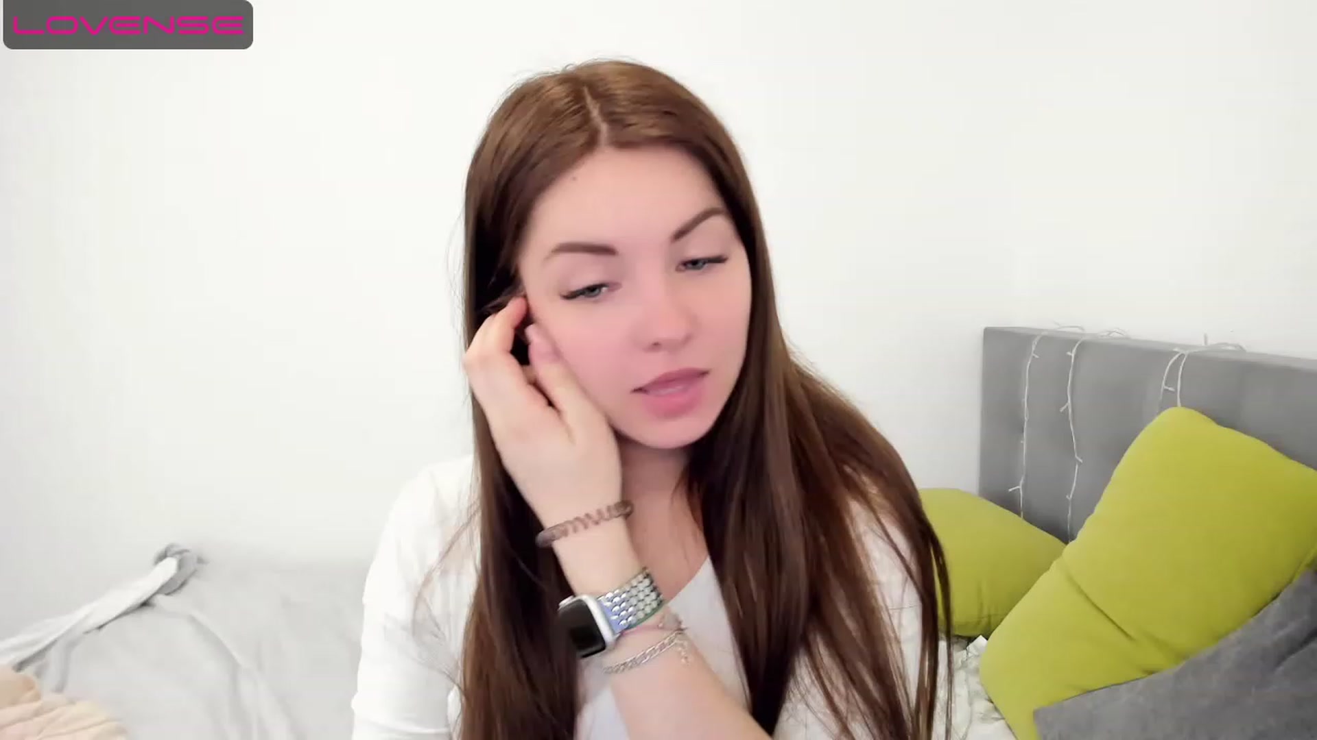 Gallery image thumbnail from Miriam_Mills's myfreecams stream on, 05/08/2023, 12:01 image 7 of 20