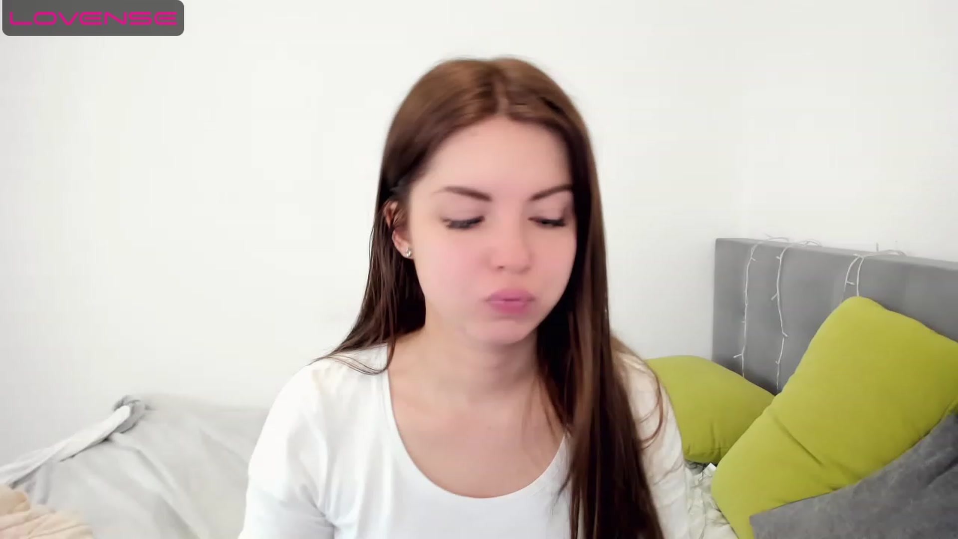 Gallery image thumbnail from Miriam_Mills's myfreecams stream on, 05/08/2023, 12:01 image 14 of 20