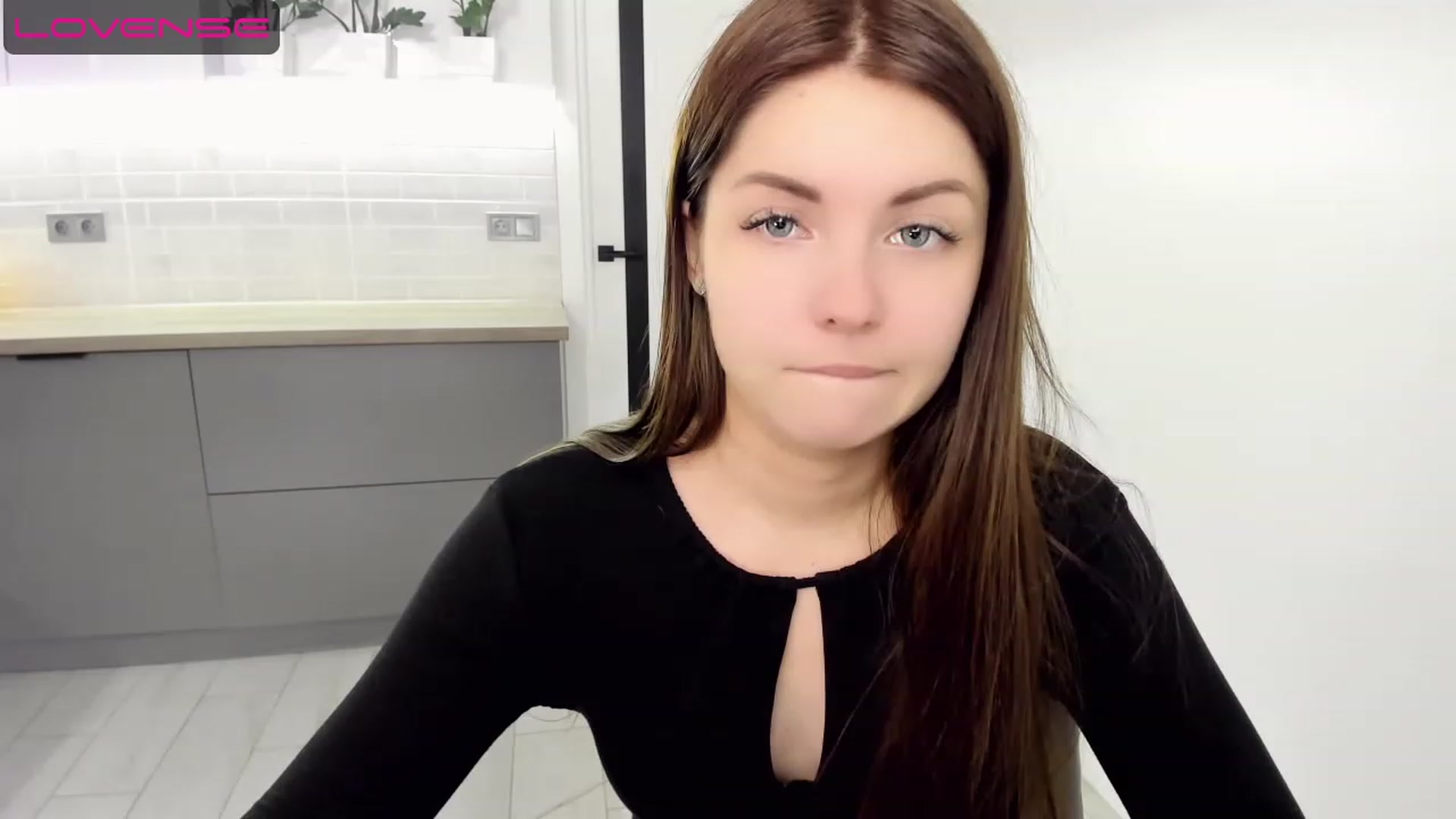 Gallery image thumbnail from Miriam_Mills's myfreecams stream on, 05/10/2023, 09:11 image 5 of 20