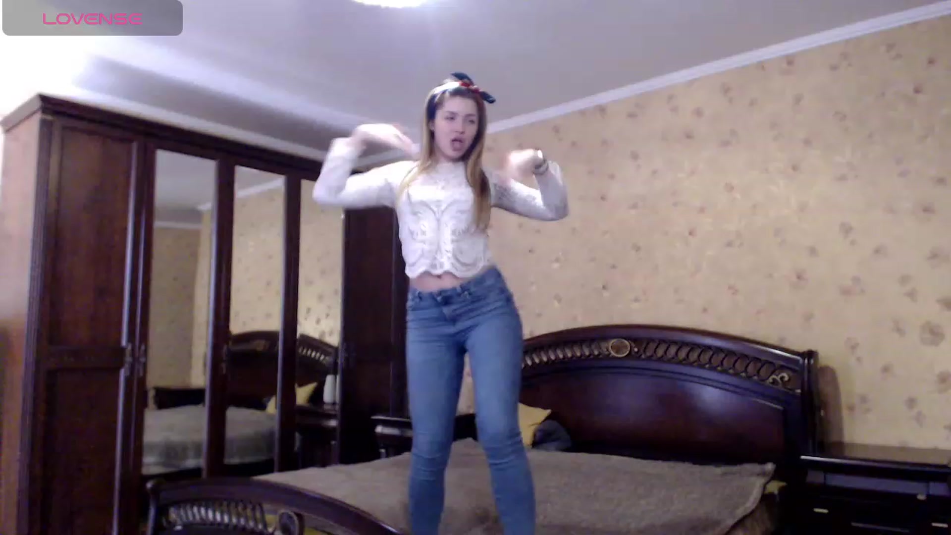 Gallery image thumbnail from Miriam_Mills's myfreecams stream on, 03/08/2024, 10:35 image 5 of 20