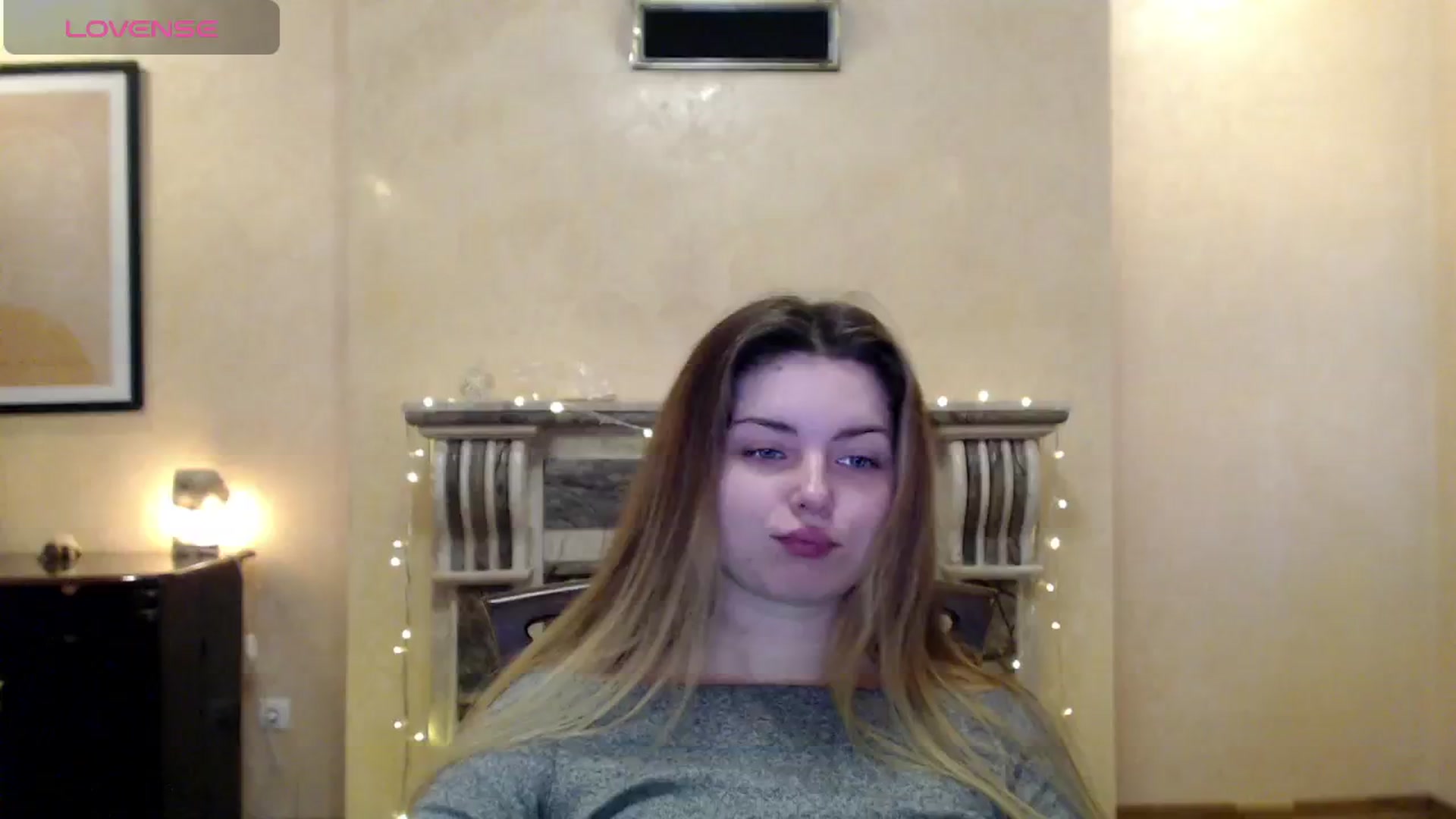Gallery image thumbnail from Miriam_Mills's myfreecams stream on, 03/13/2024, 08:52 image 12 of 20