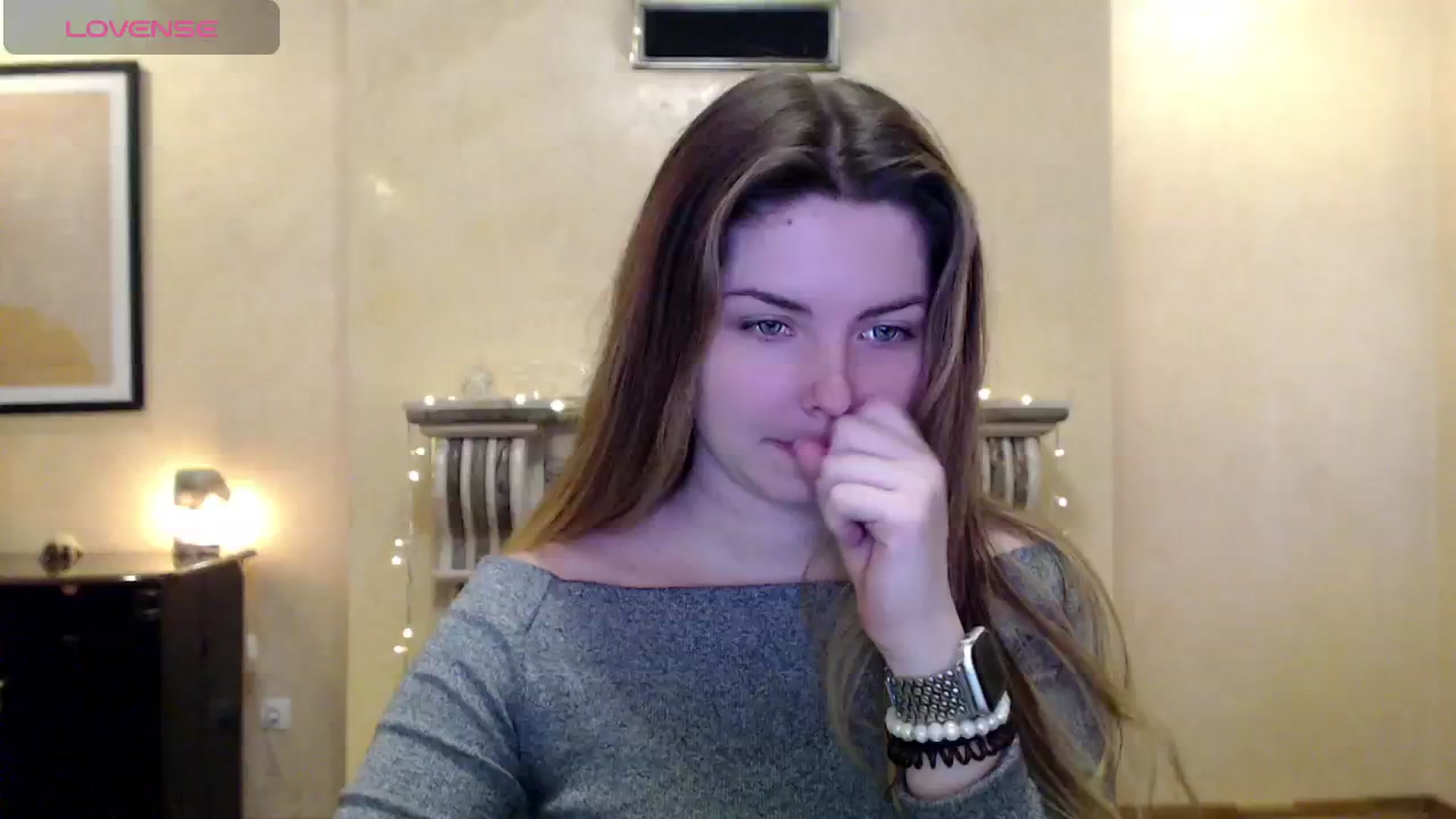 Gallery image thumbnail from Miriam_Mills's myfreecams stream on, 03/13/2024, 08:52 image 7 of 20