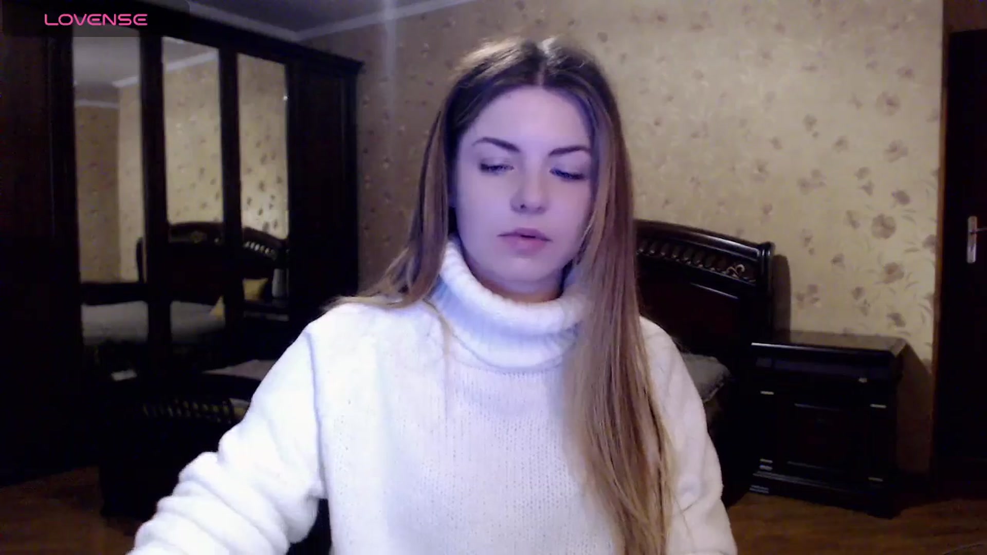 Gallery image thumbnail from Miriam_Mills's myfreecams stream on, 03/18/2024, 08:05 image 8 of 20