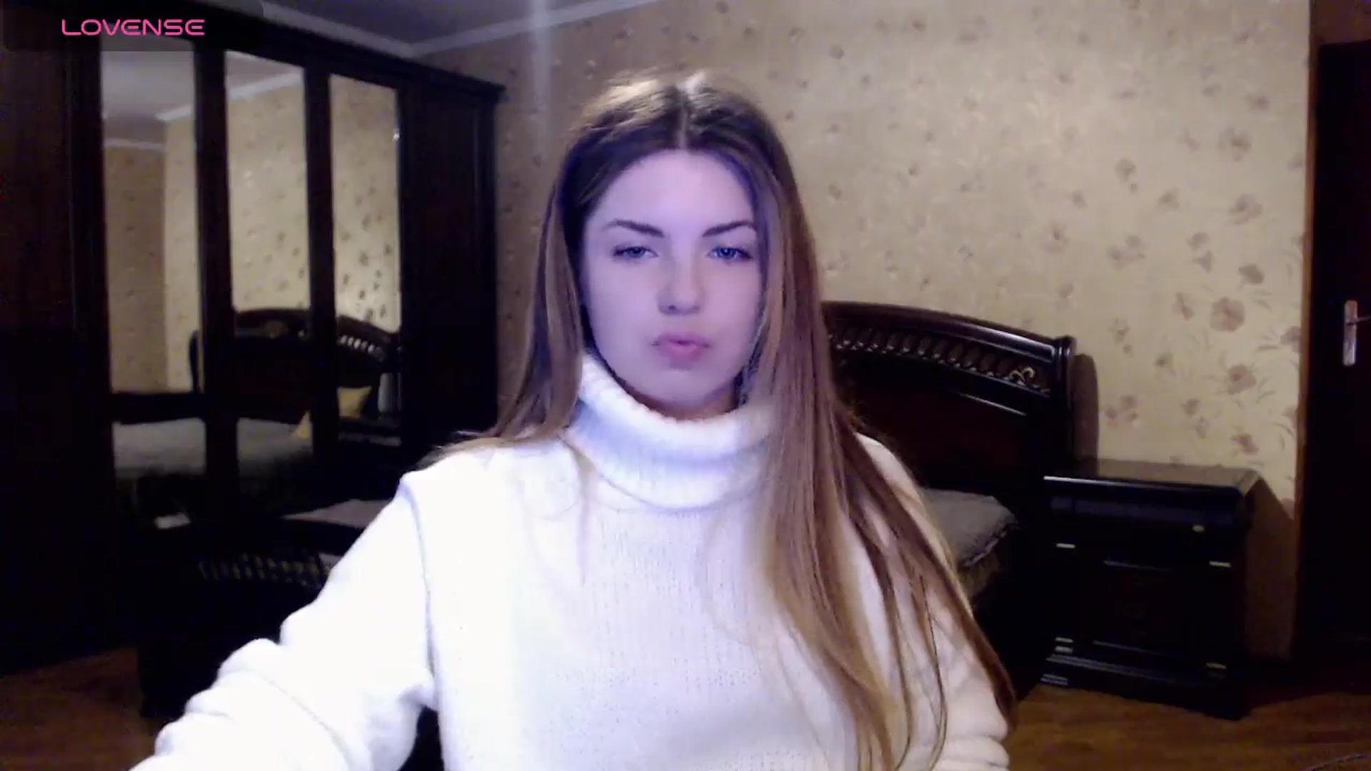Gallery image thumbnail from Miriam_Mills's myfreecams stream on, 03/18/2024, 08:05 image 5 of 20