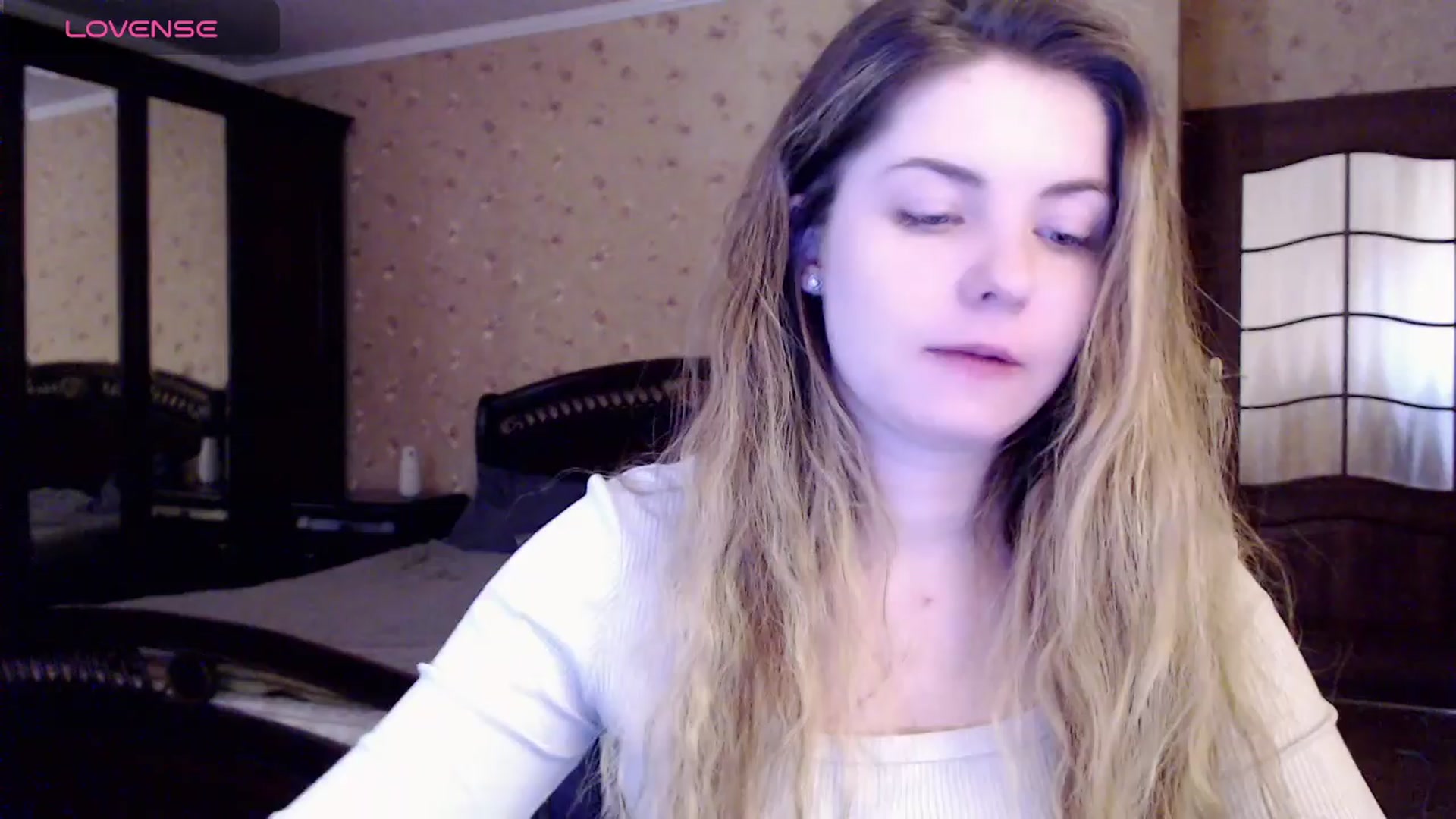 Gallery image thumbnail from Miriam_Mills's myfreecams stream on, 03/25/2024, 11:16 image 11 of 20