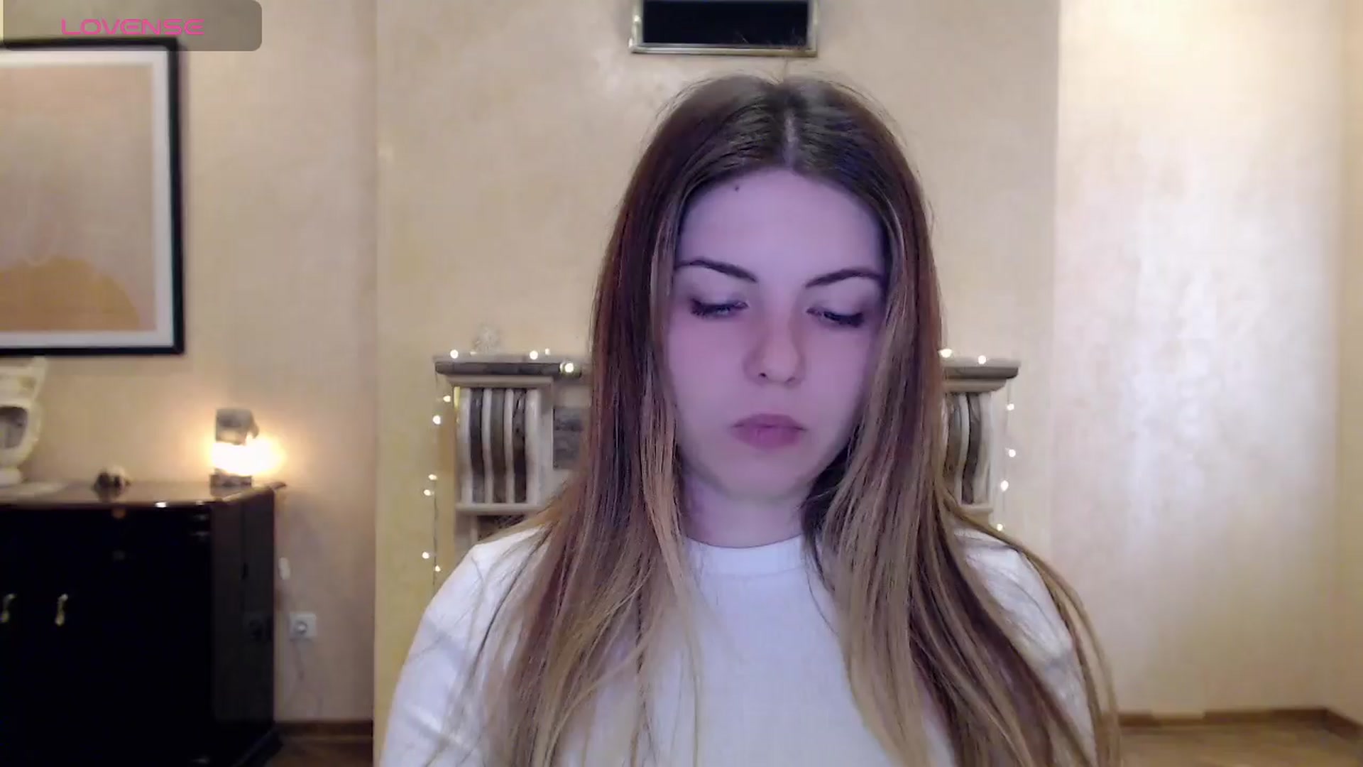 Gallery image thumbnail from Miriam_Mills's myfreecams stream on, 03/28/2024, 10:30 image 8 of 20
