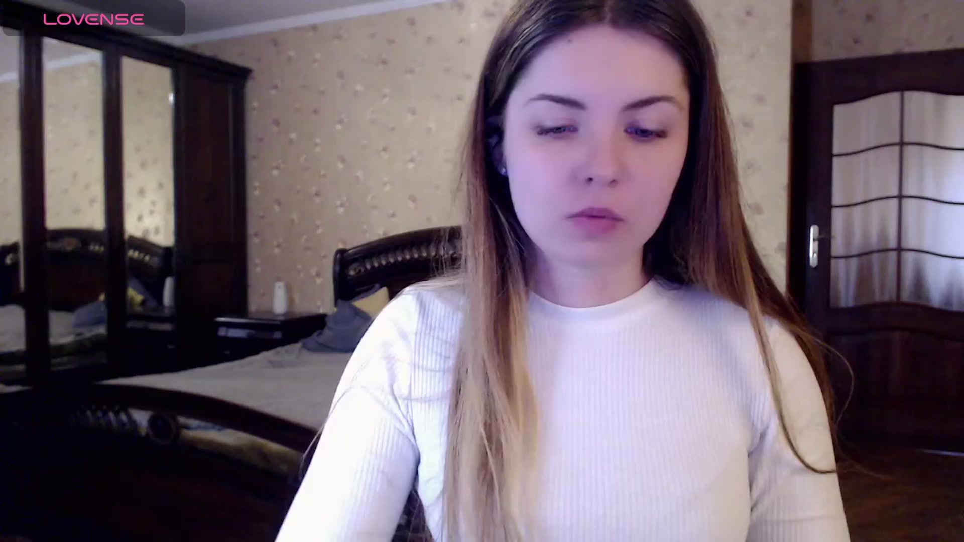 Gallery image thumbnail from Miriam_Mills's myfreecams stream on, 03/29/2024, 11:32 image 3 of 20
