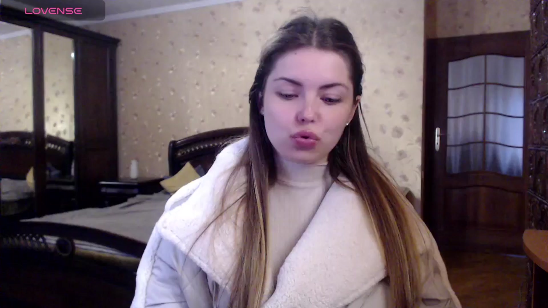 Gallery image thumbnail from Miriam_Mills's myfreecams stream on, 04/03/2024, 08:12 image 10 of 20