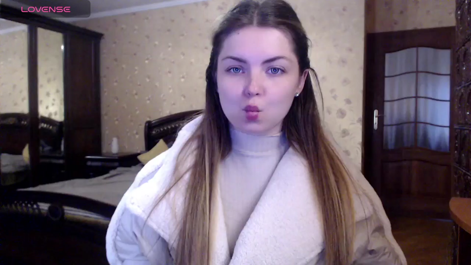 Gallery image thumbnail from Miriam_Mills's myfreecams stream on, 04/03/2024, 08:12 image 3 of 20