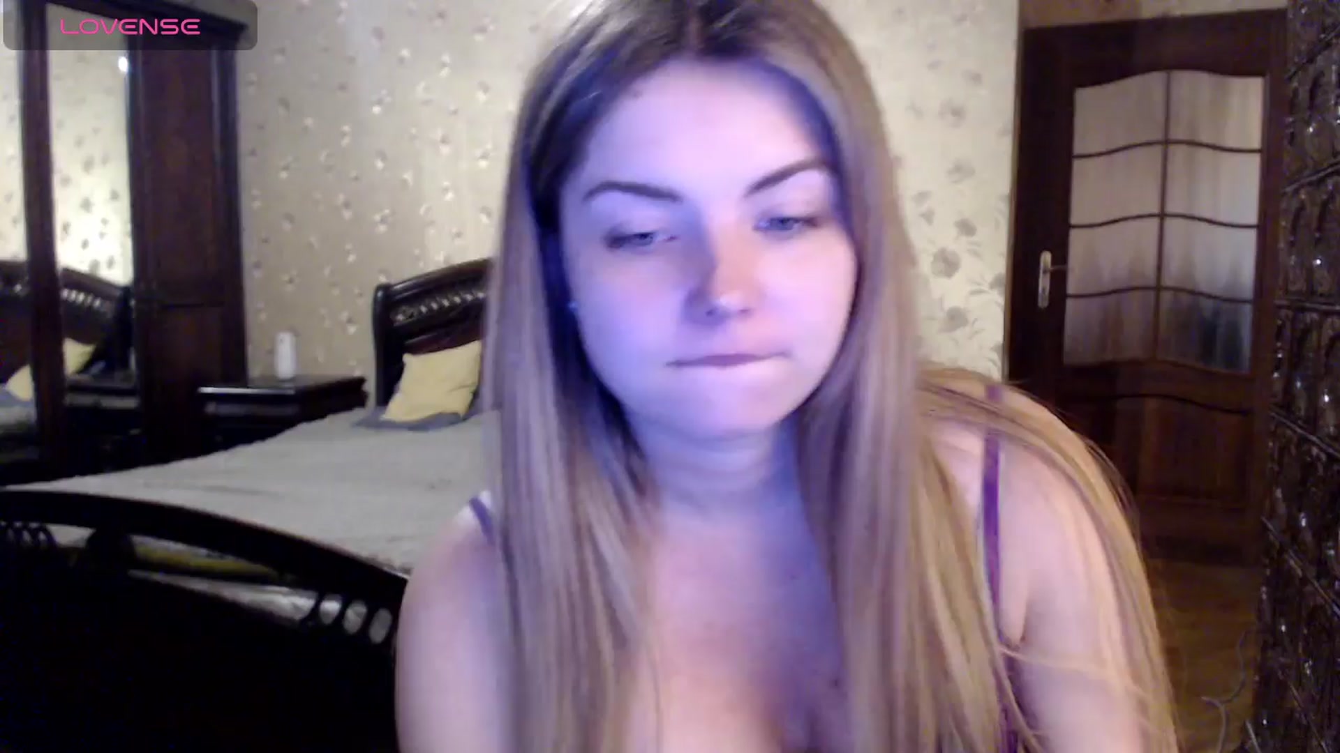 Gallery image thumbnail from Miriam_Mills's myfreecams stream on, 04/15/2024, 09:20 image 17 of 20