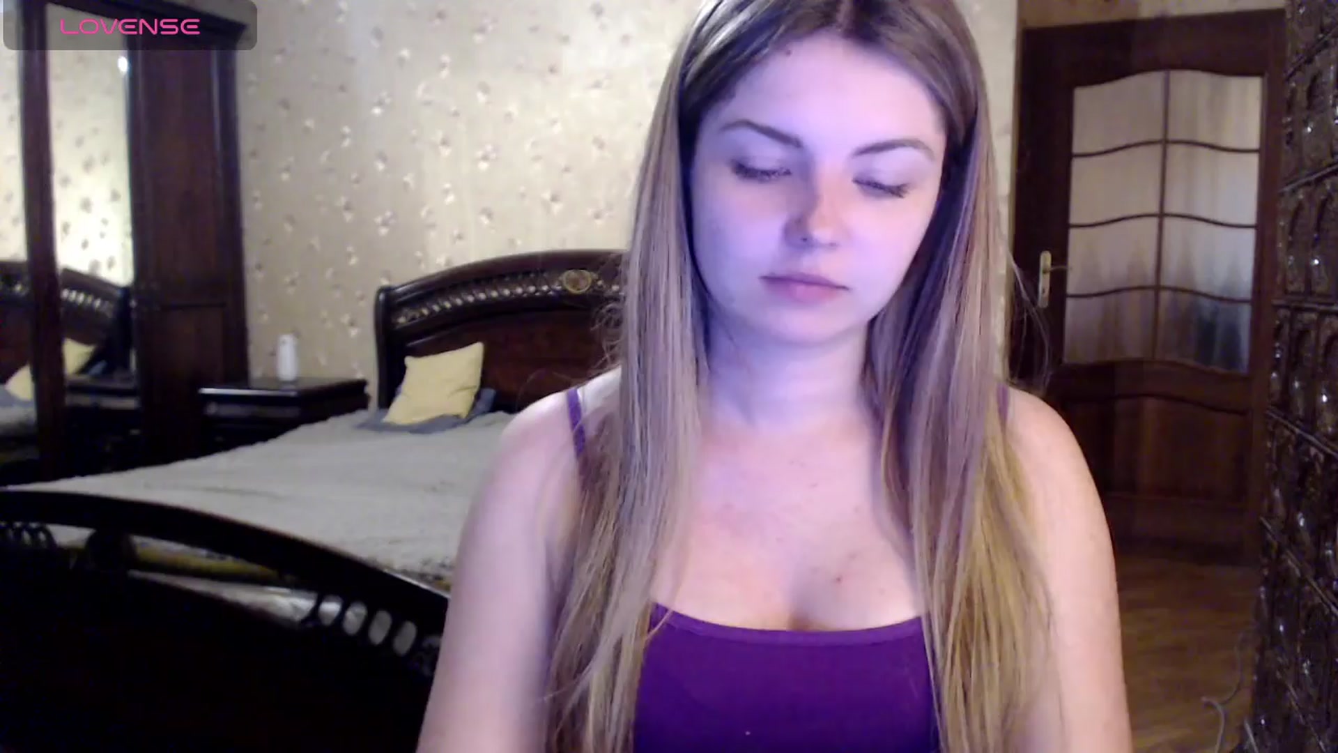 Gallery image thumbnail from Miriam_Mills's myfreecams stream on, 04/15/2024, 09:20 image 13 of 20