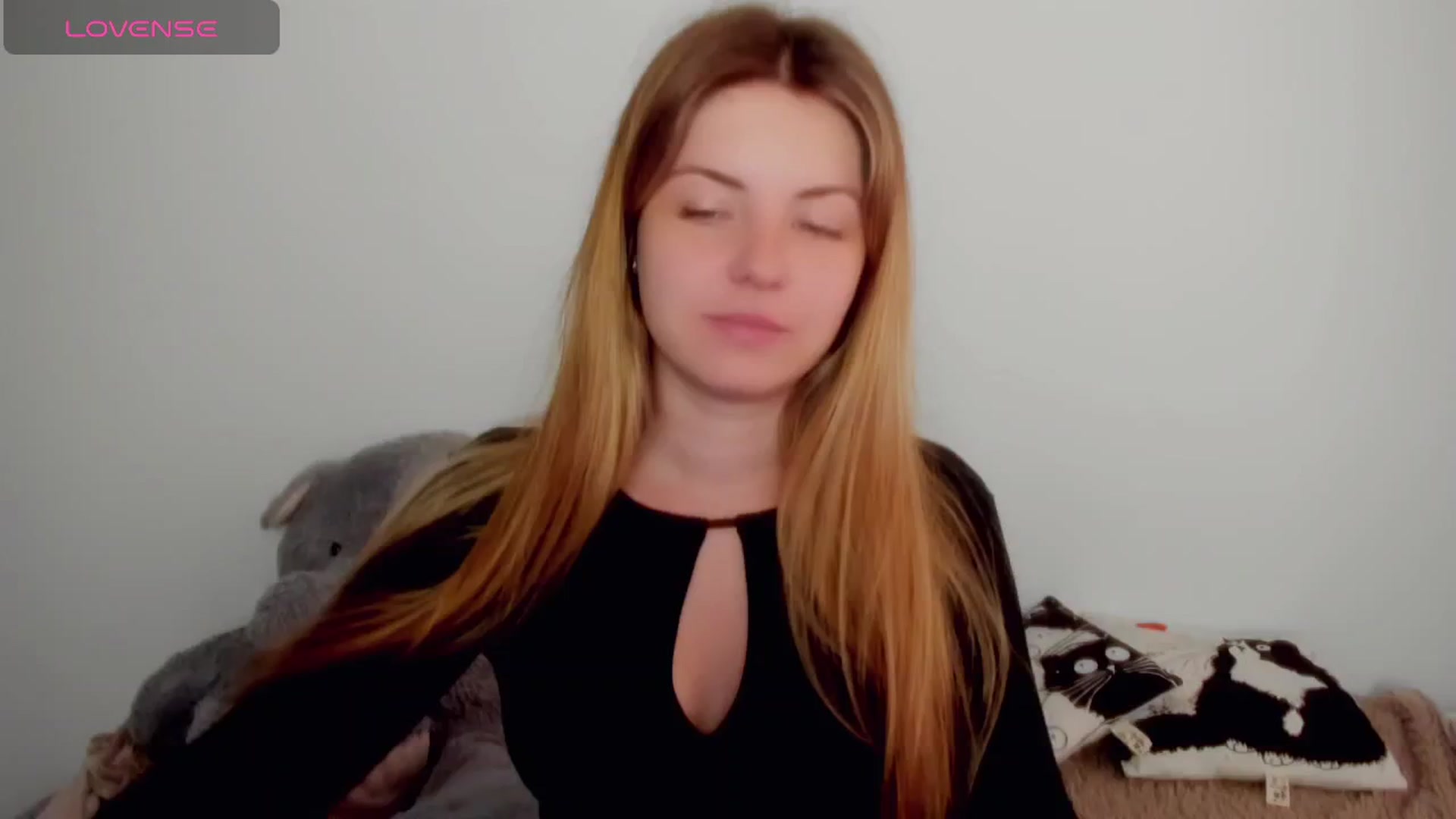 Gallery image thumbnail from Miriam_Mills's myfreecams stream on, 04/23/2024, 08:28 image 4 of 20