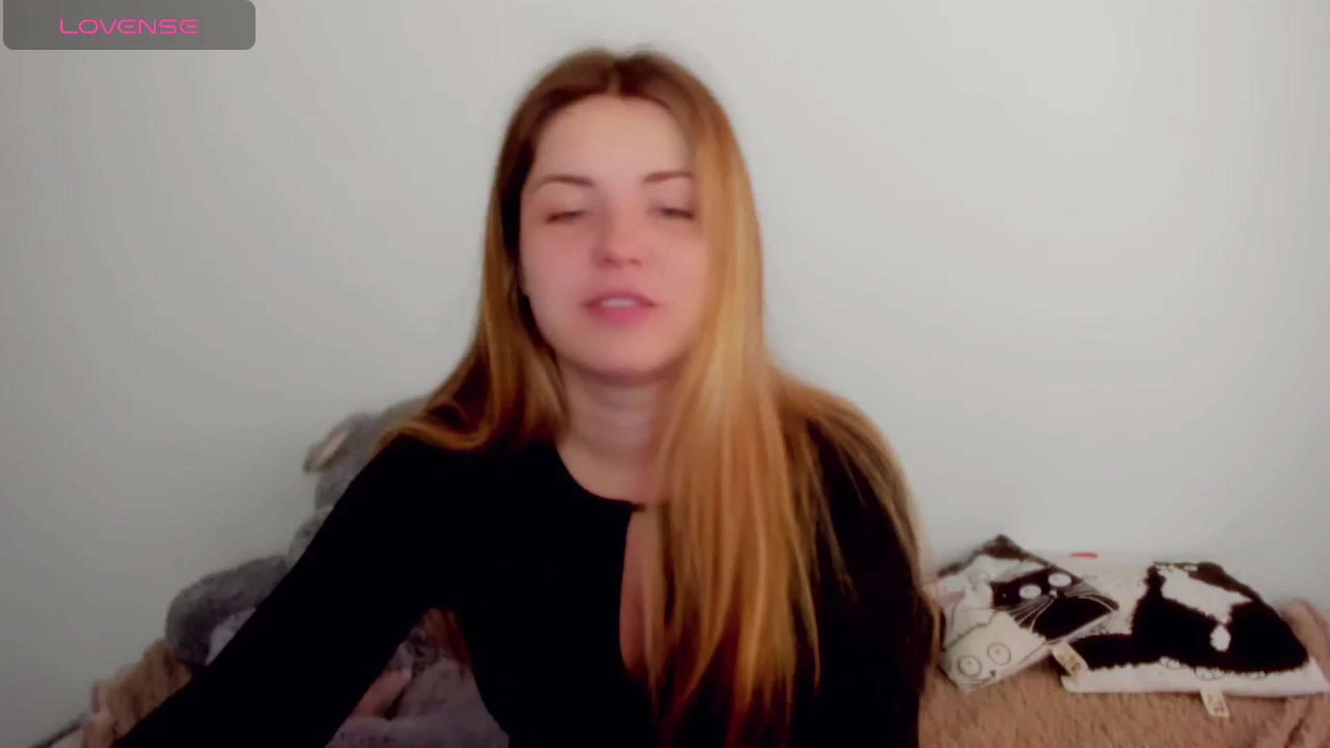 Gallery image thumbnail from Miriam_Mills's myfreecams stream on, 04/23/2024, 10:24 image 9 of 20