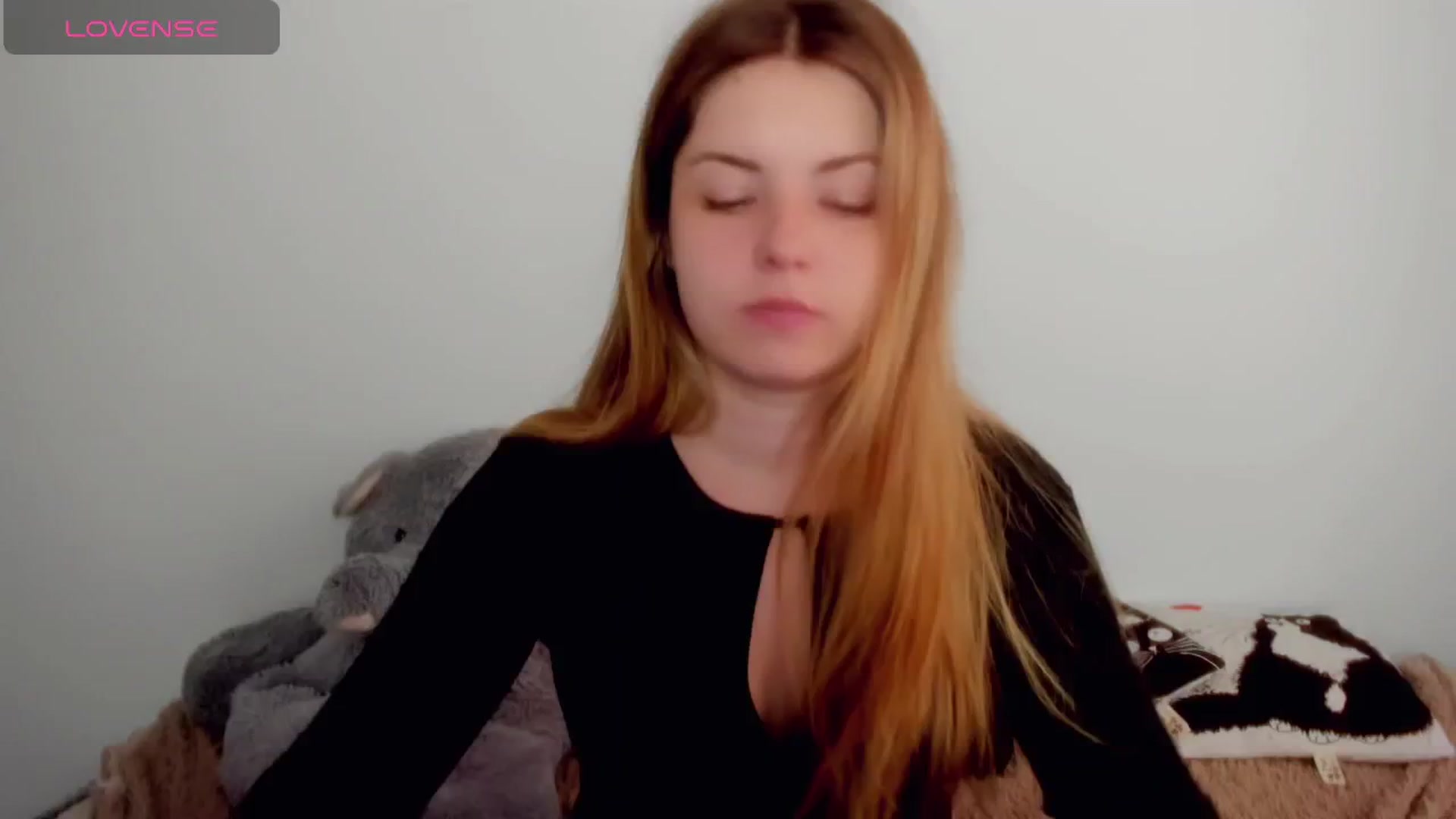 Gallery image thumbnail from Miriam_Mills's myfreecams stream on, 04/23/2024, 10:24 image 4 of 20