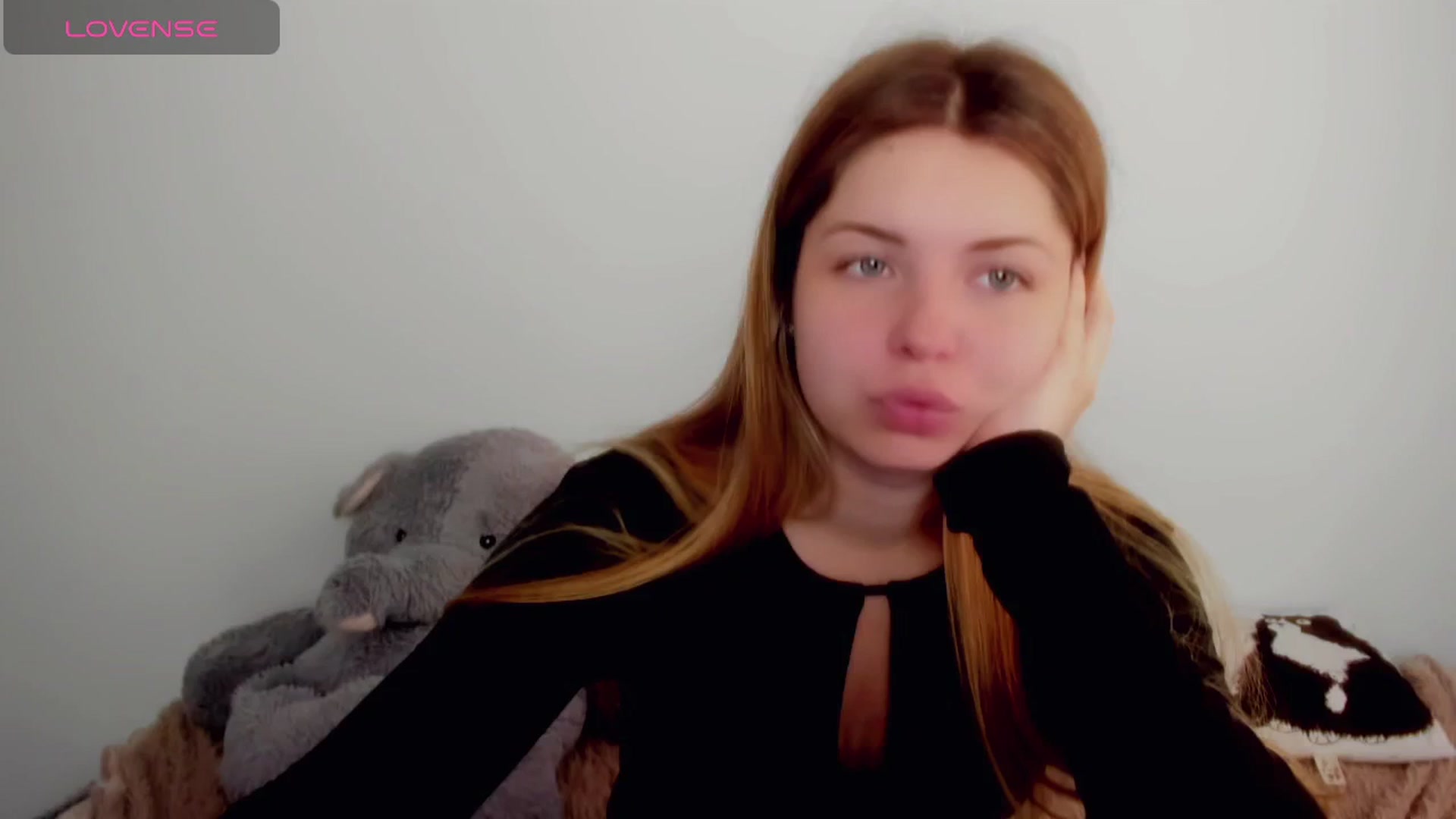 Gallery image thumbnail from Miriam_Mills's myfreecams stream on, 04/23/2024, 10:24 image 13 of 20