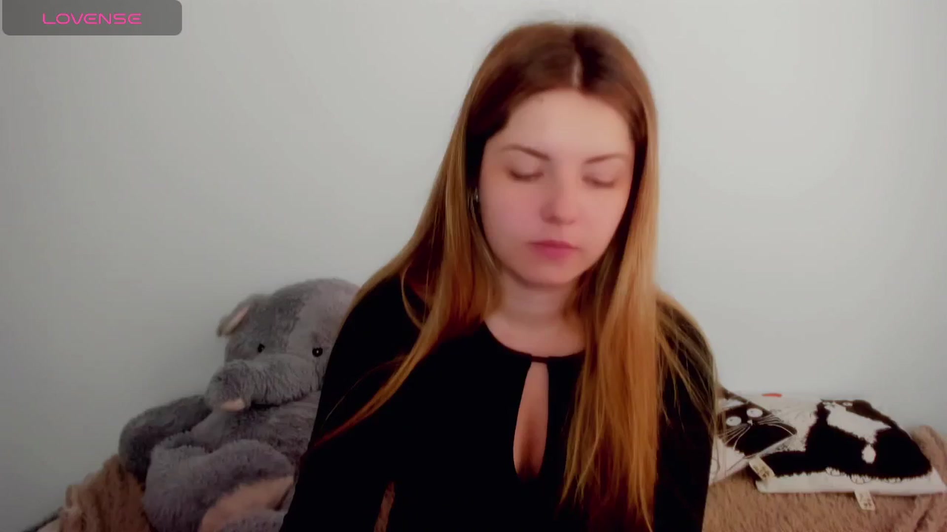 Gallery image thumbnail from Miriam_Mills's myfreecams stream on, 04/23/2024, 10:24 image 14 of 20