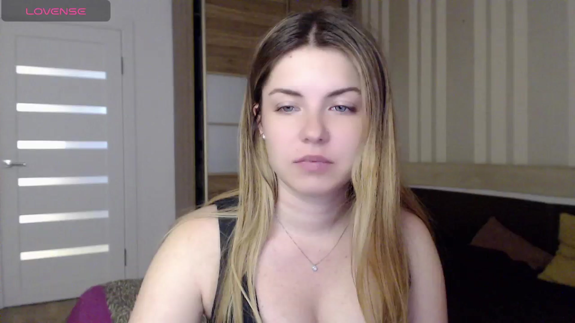 Gallery image thumbnail from Miriam_Mills's myfreecams stream on, 04/29/2024, 10:40 image 3 of 20