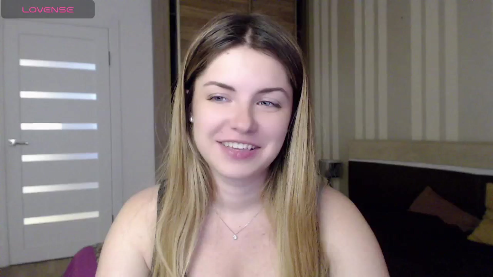 Gallery image thumbnail from Miriam_Mills's myfreecams stream on, 04/29/2024, 10:40 image 19 of 20