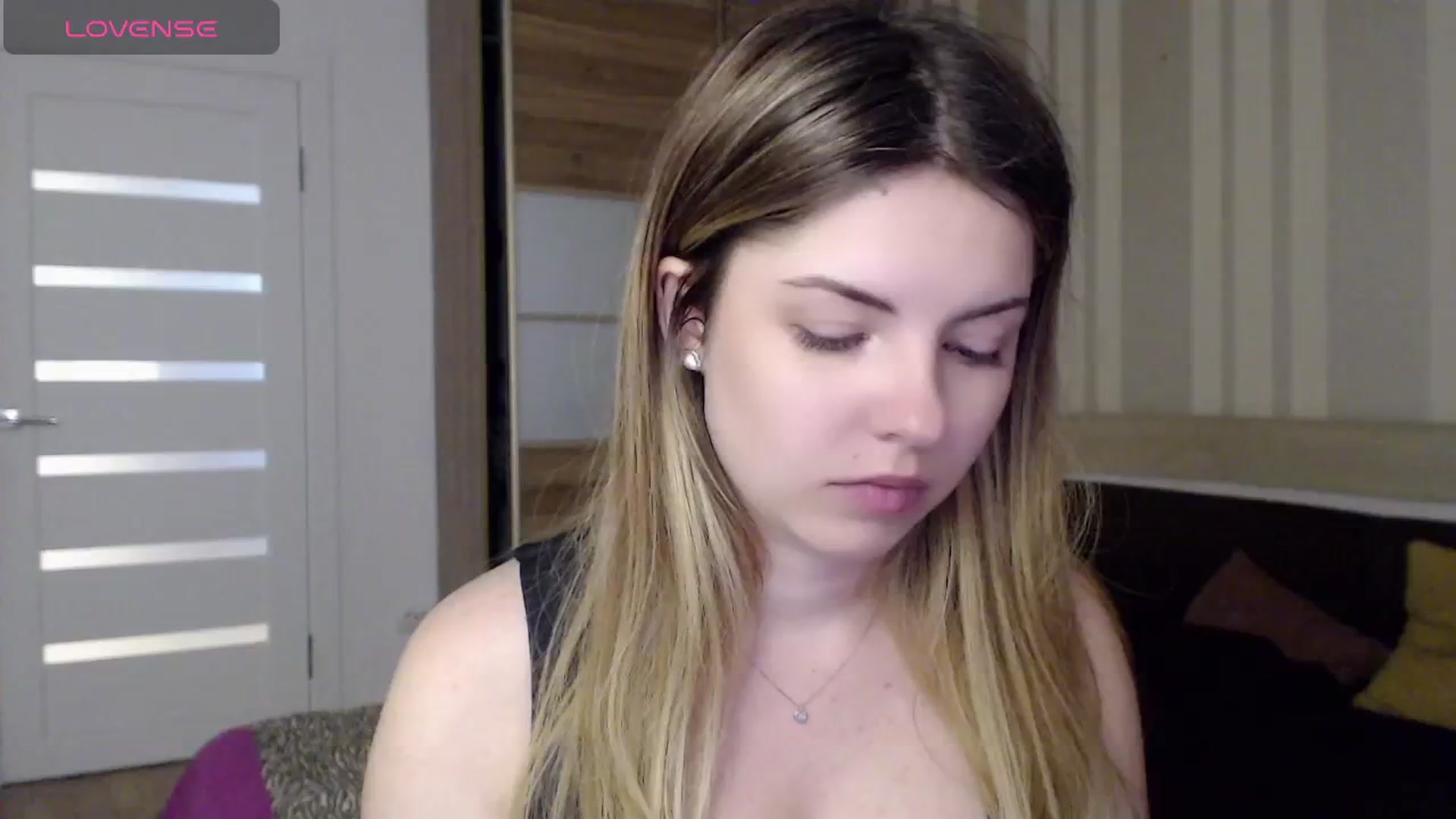 Gallery image thumbnail from Miriam_Mills's myfreecams stream on, 04/29/2024, 10:40 image 16 of 20