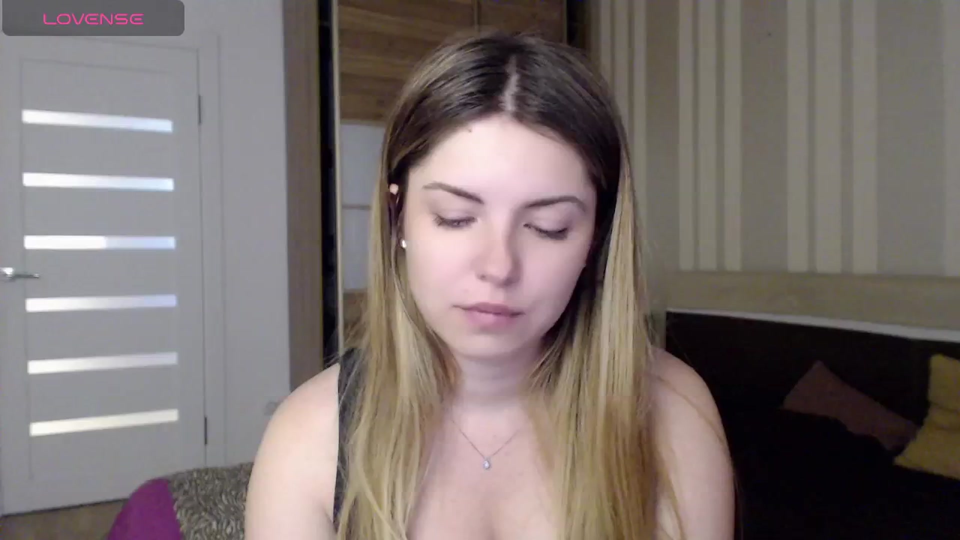 Gallery image thumbnail from Miriam_Mills's myfreecams stream on, 04/29/2024, 10:40 image 17 of 20