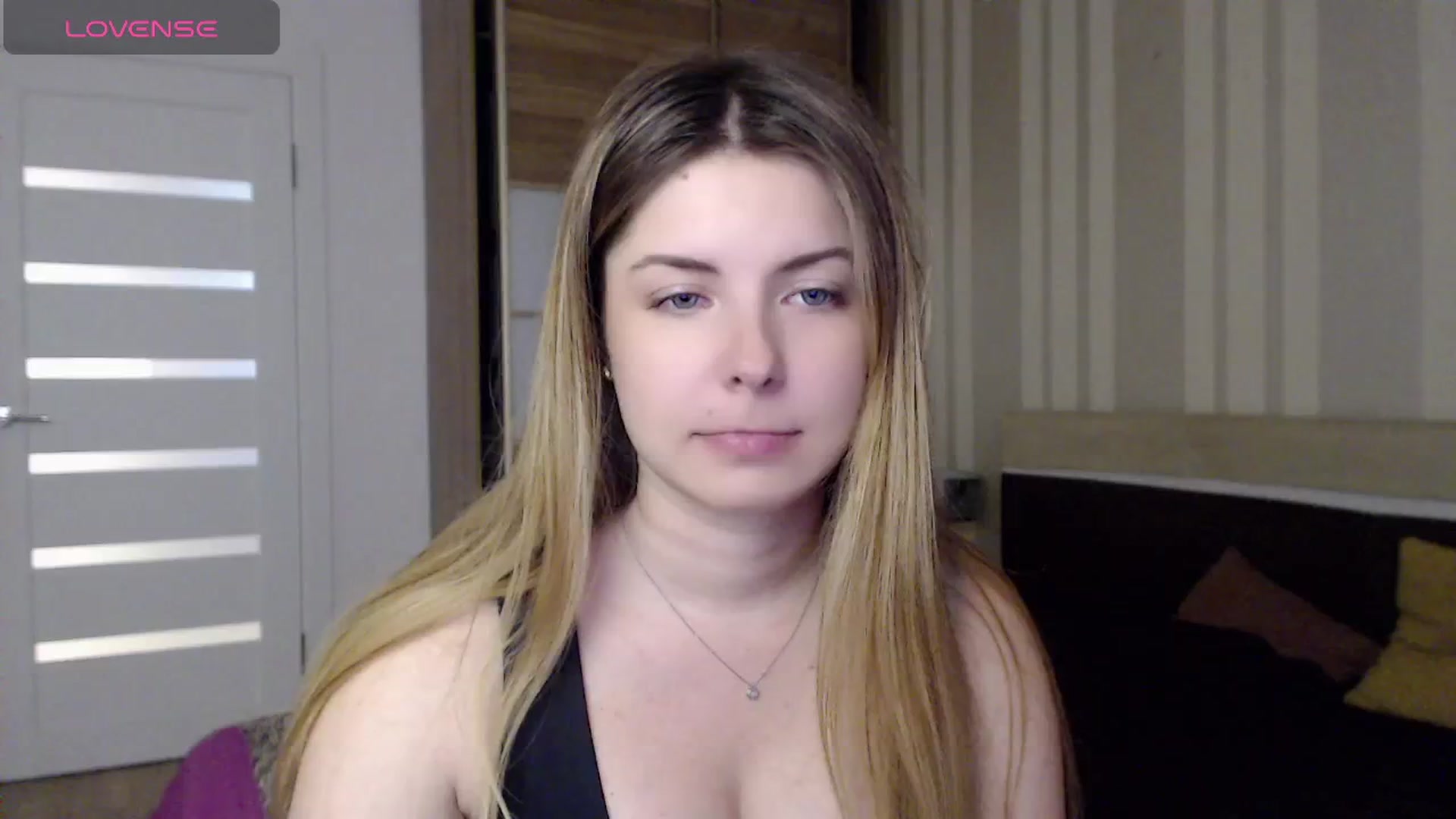 Gallery image thumbnail from Miriam_Mills's myfreecams stream on, 04/29/2024, 10:40 image 12 of 20