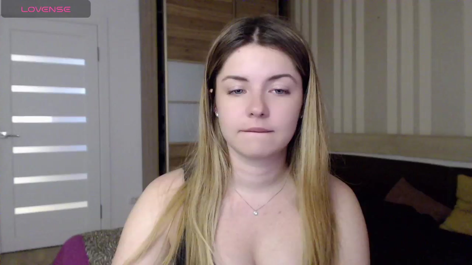 Gallery image thumbnail from Miriam_Mills's myfreecams stream on, 04/29/2024, 10:40 image 18 of 20