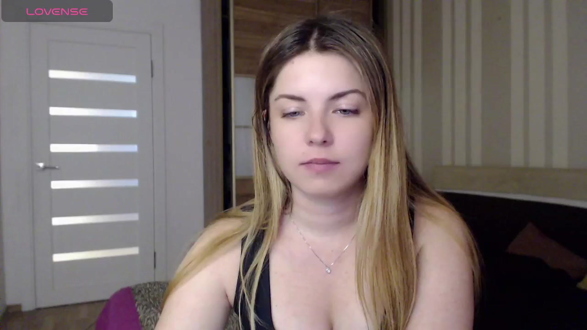 Gallery image thumbnail from Miriam_Mills's myfreecams stream on, 04/29/2024, 10:40 image 1 of 20