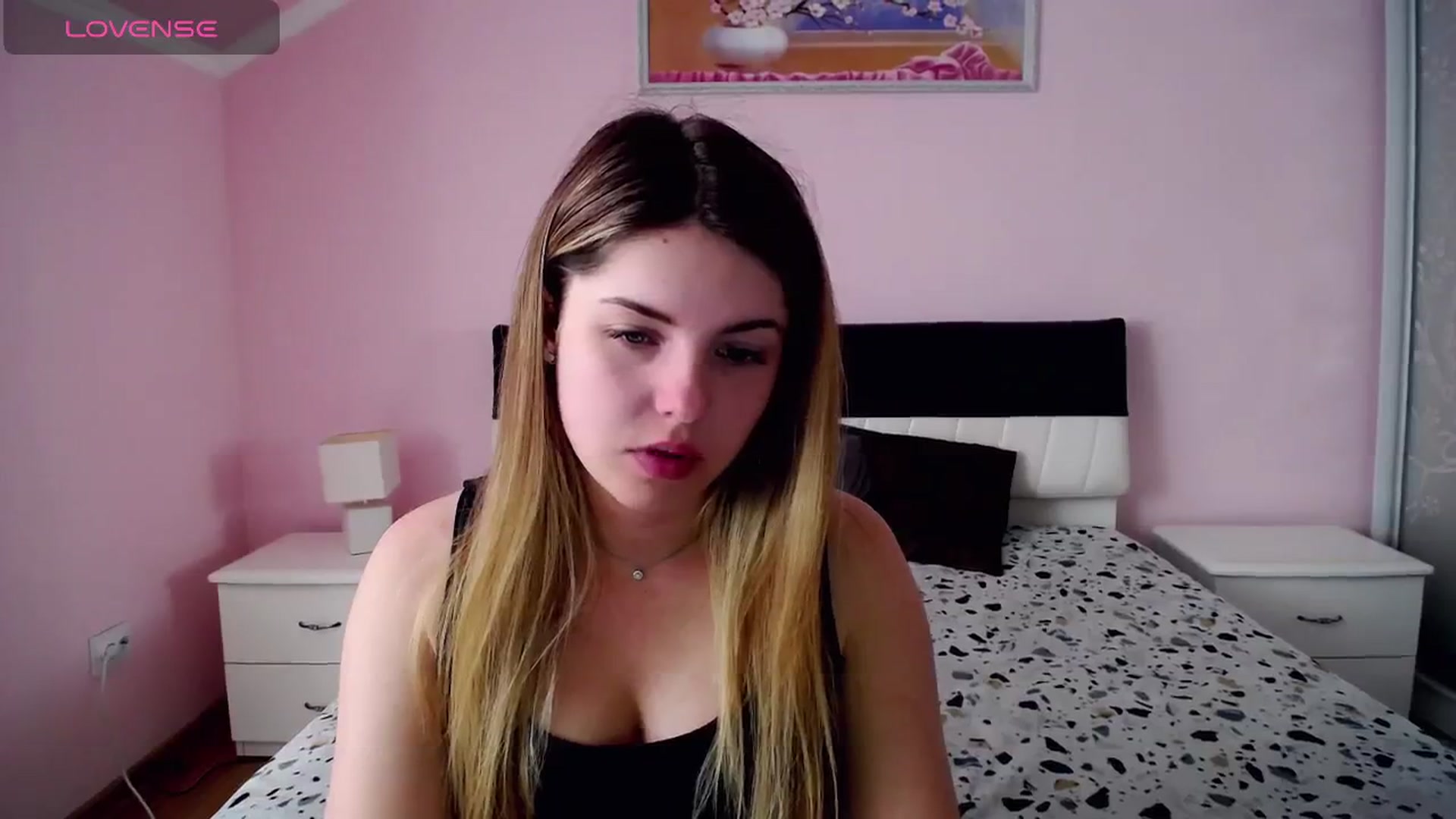 Gallery image thumbnail from Miriam_Mills's myfreecams stream on, 05/03/2024, 10:33 image 10 of 20