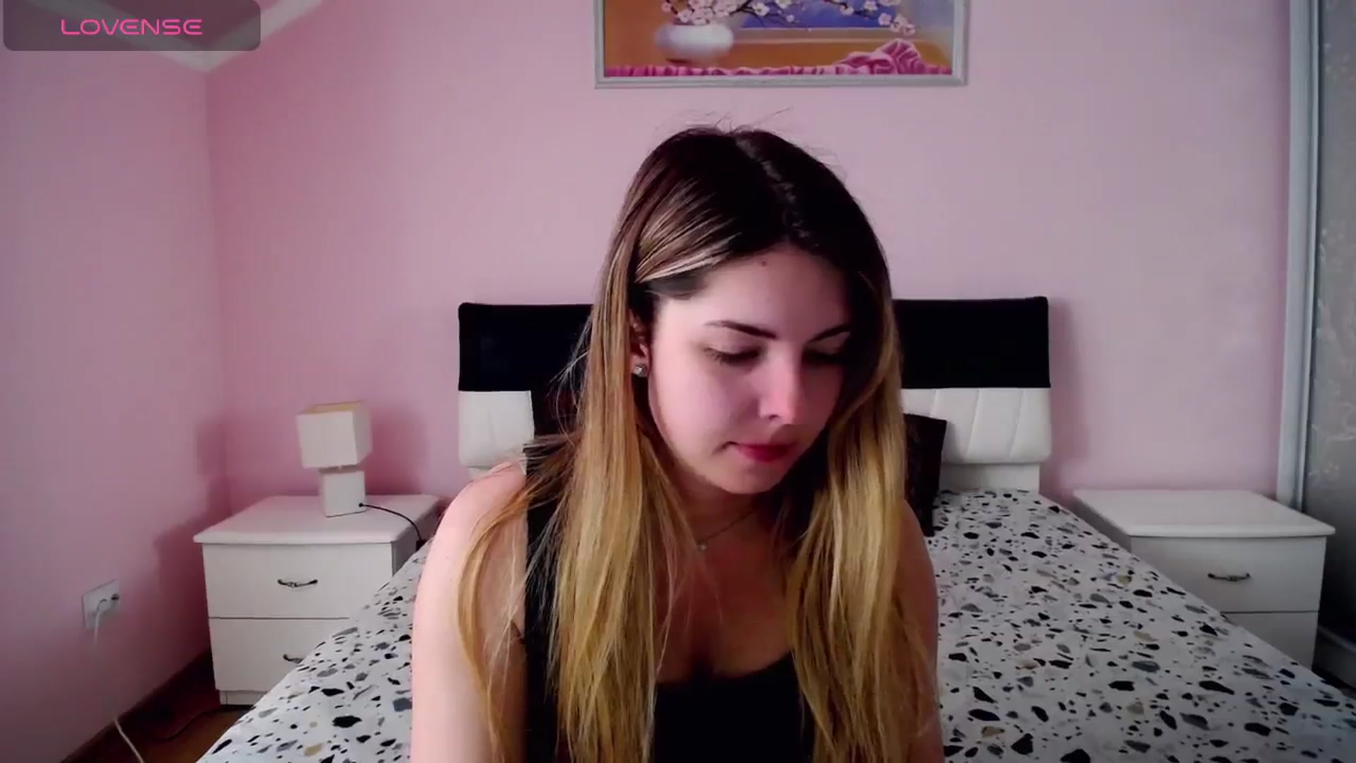 Gallery image thumbnail from Miriam_Mills's myfreecams stream on, 05/03/2024, 10:33 image 3 of 20