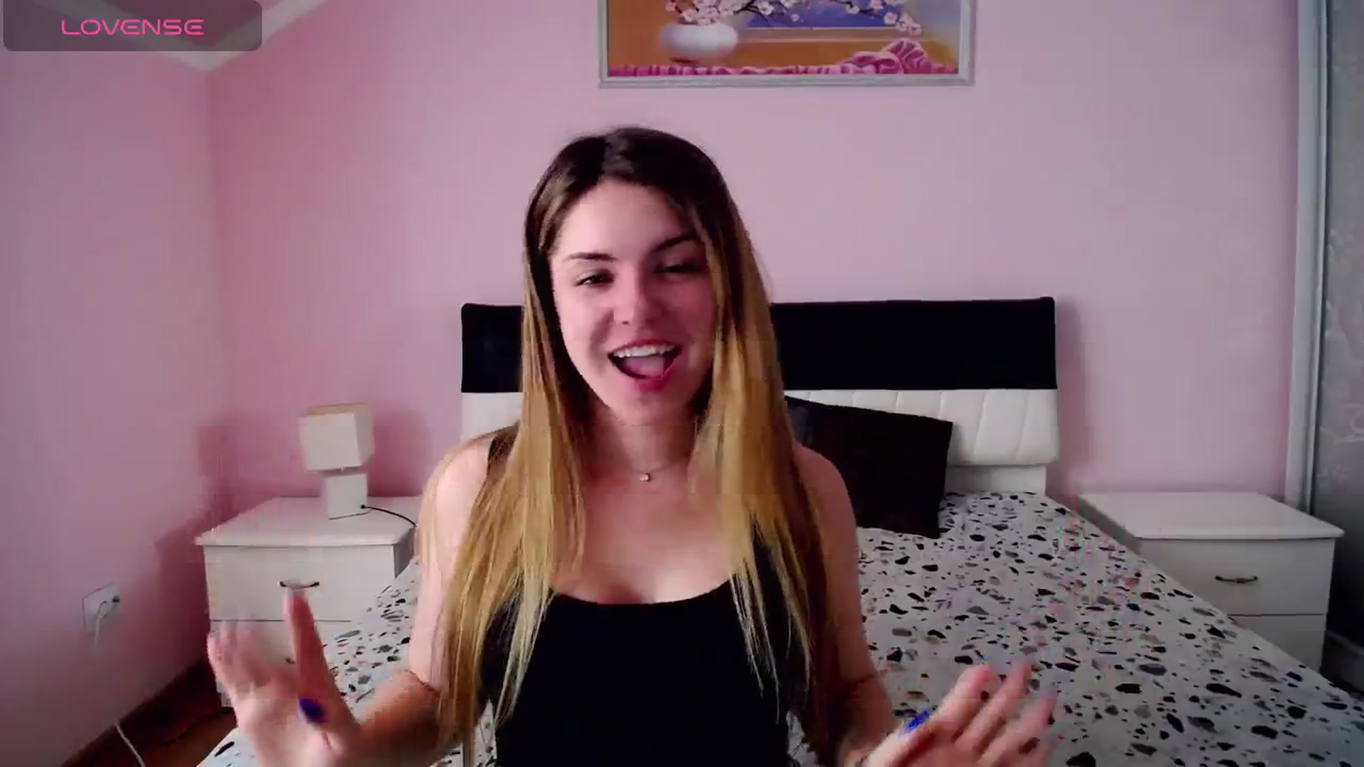 Gallery image thumbnail from Miriam_Mills's myfreecams stream on, 05/03/2024, 10:33 image 17 of 20