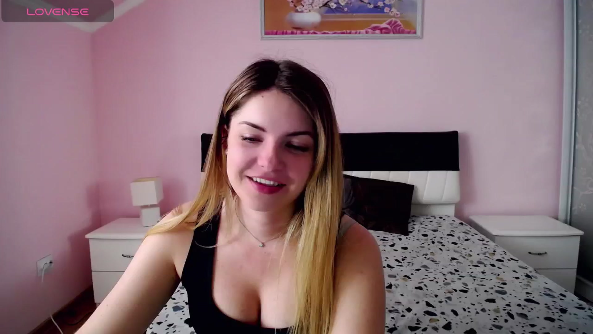Gallery image thumbnail from Miriam_Mills's myfreecams stream on, 05/03/2024, 10:33 image 1 of 20