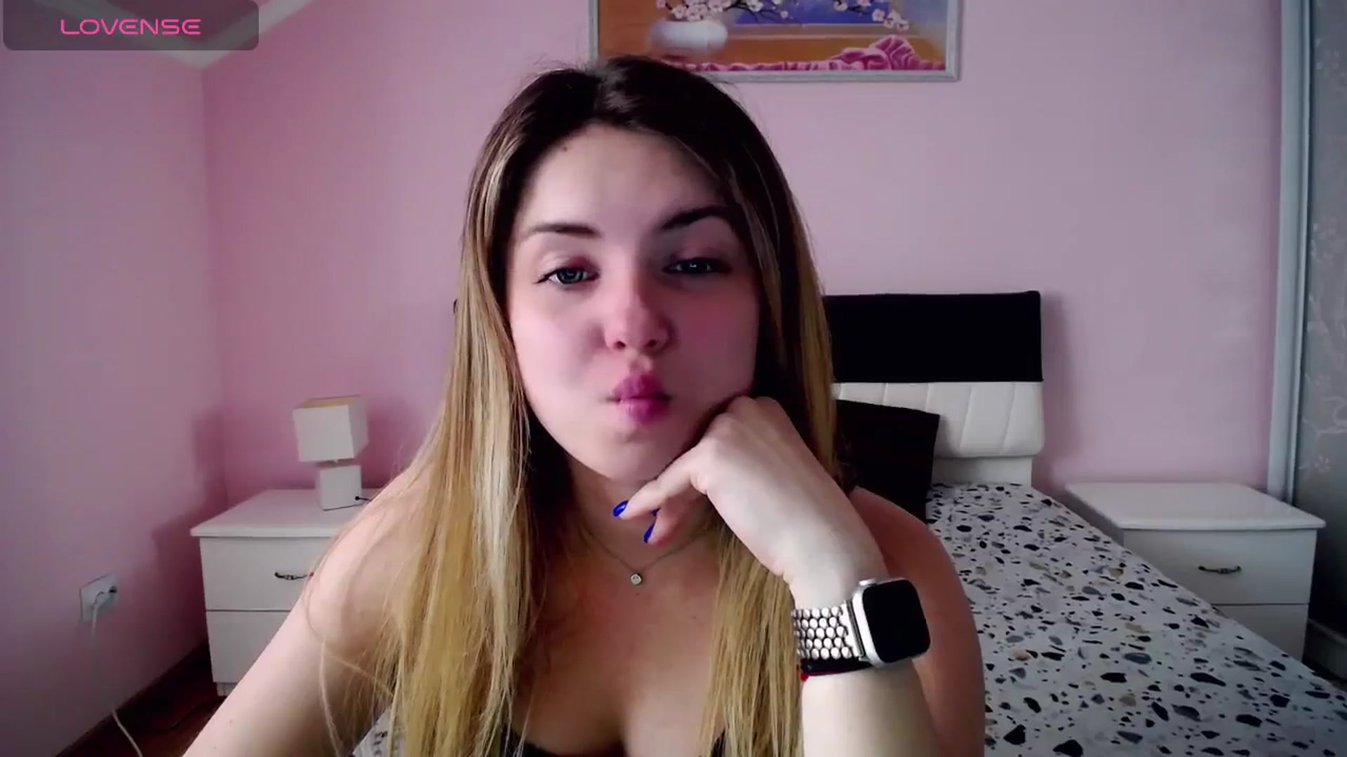 Gallery image thumbnail from Miriam_Mills's myfreecams stream on, 05/03/2024, 10:33 image 14 of 20