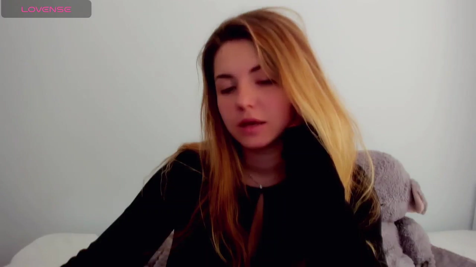 Gallery image thumbnail from Miriam_Mills's myfreecams stream on, 05/13/2024, 08:02 image 17 of 20