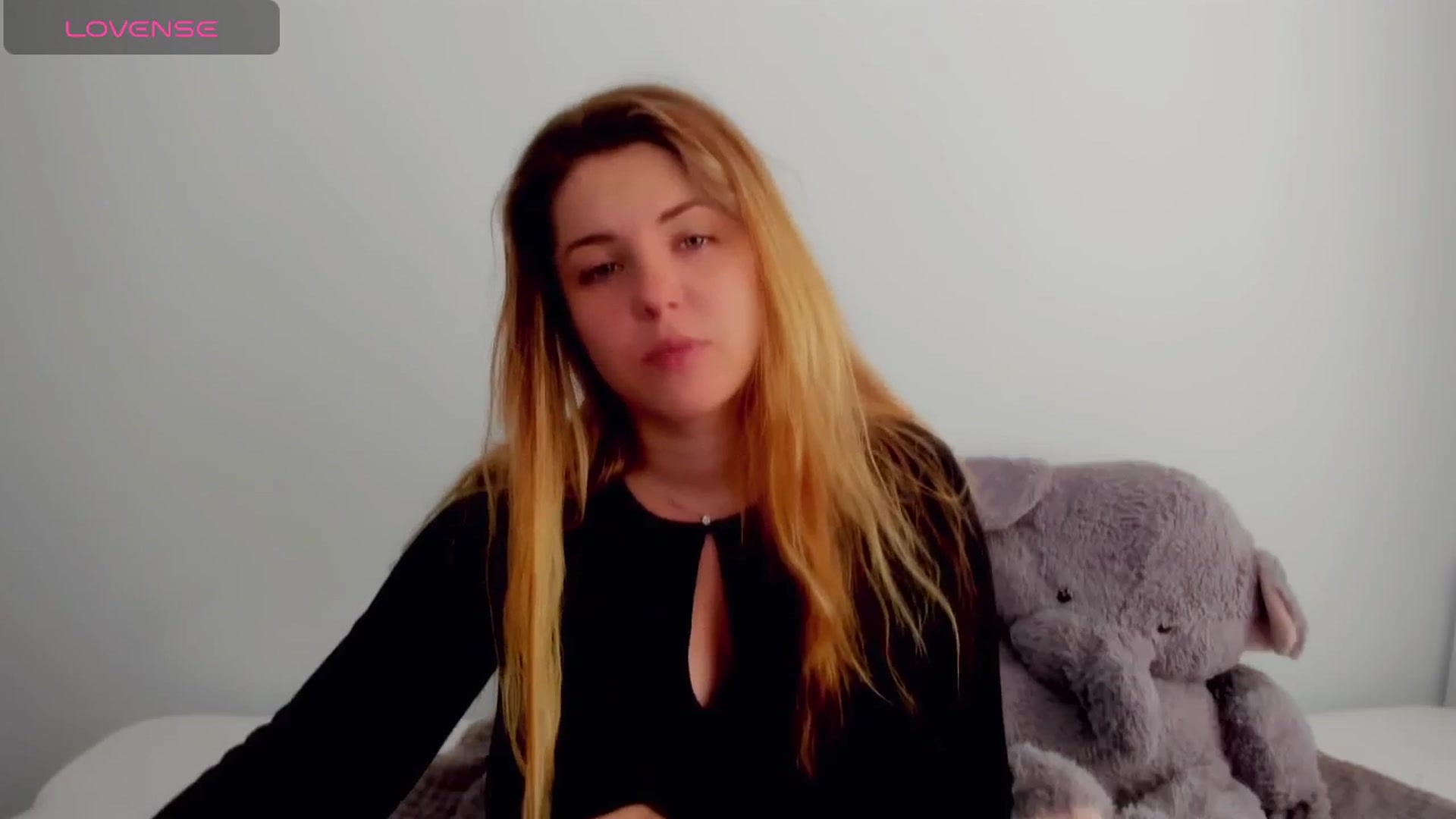 Gallery image thumbnail from Miriam_Mills's myfreecams stream on, 05/13/2024, 08:02 image 8 of 20