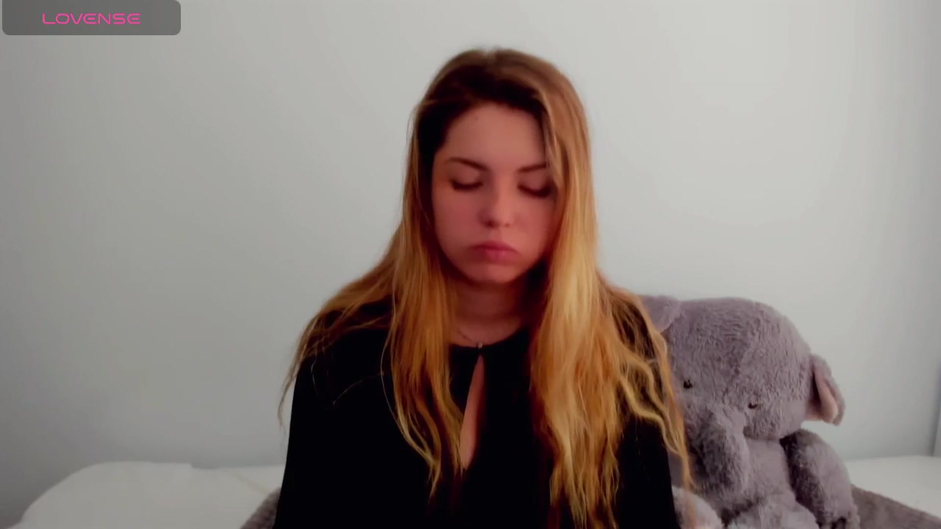 Gallery image thumbnail from Miriam_Mills's myfreecams stream on, 05/13/2024, 08:02 image 12 of 20