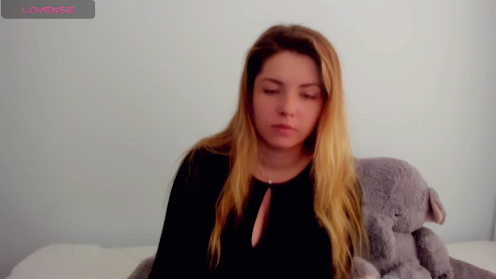 Gallery image thumbnail from Miriam_Mills's myfreecams stream on, 05/13/2024, 08:02 image 4 of 20