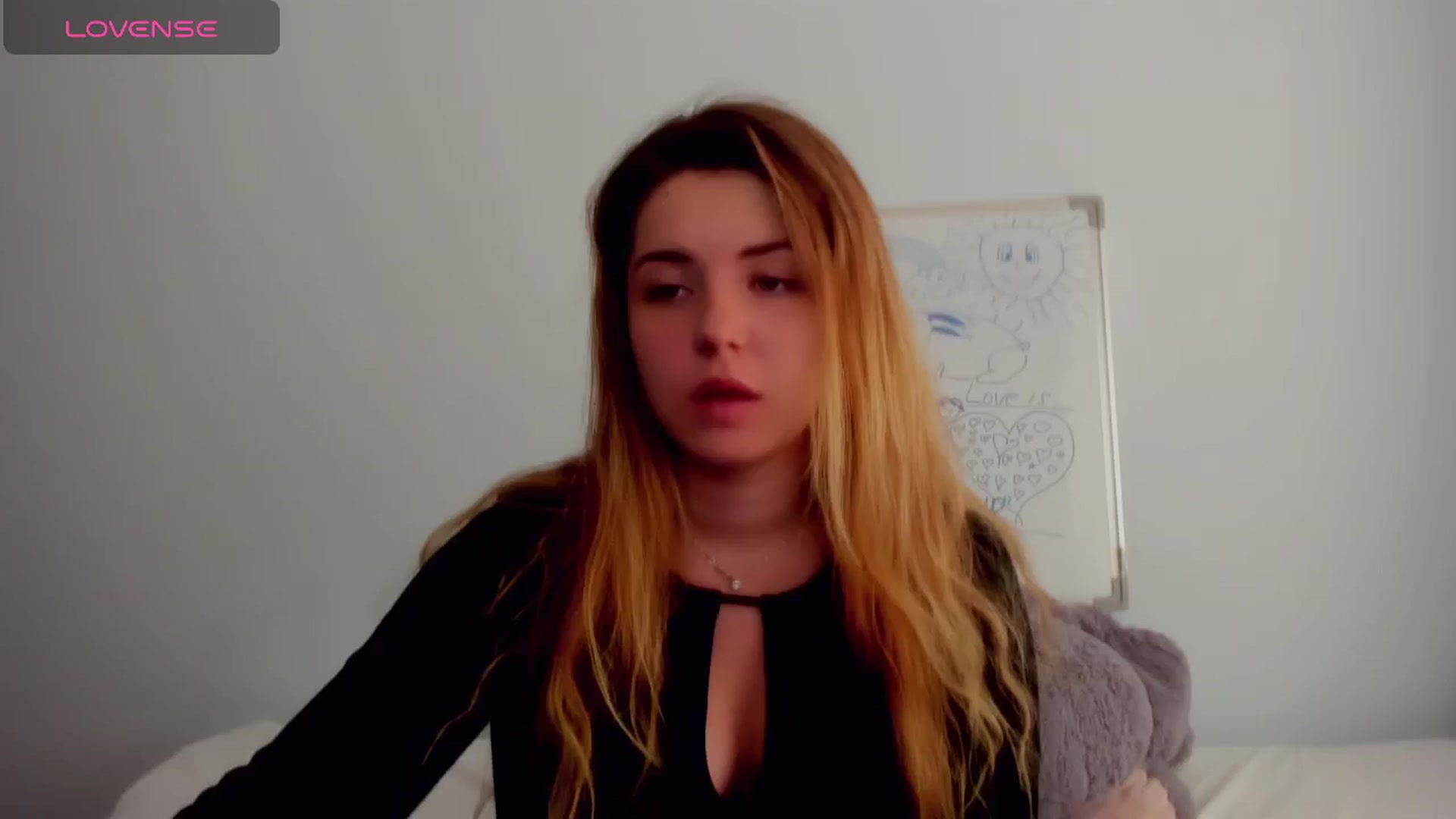 Gallery image thumbnail from Miriam_Mills's myfreecams stream on, 05/13/2024, 10:02 image 1 of 20