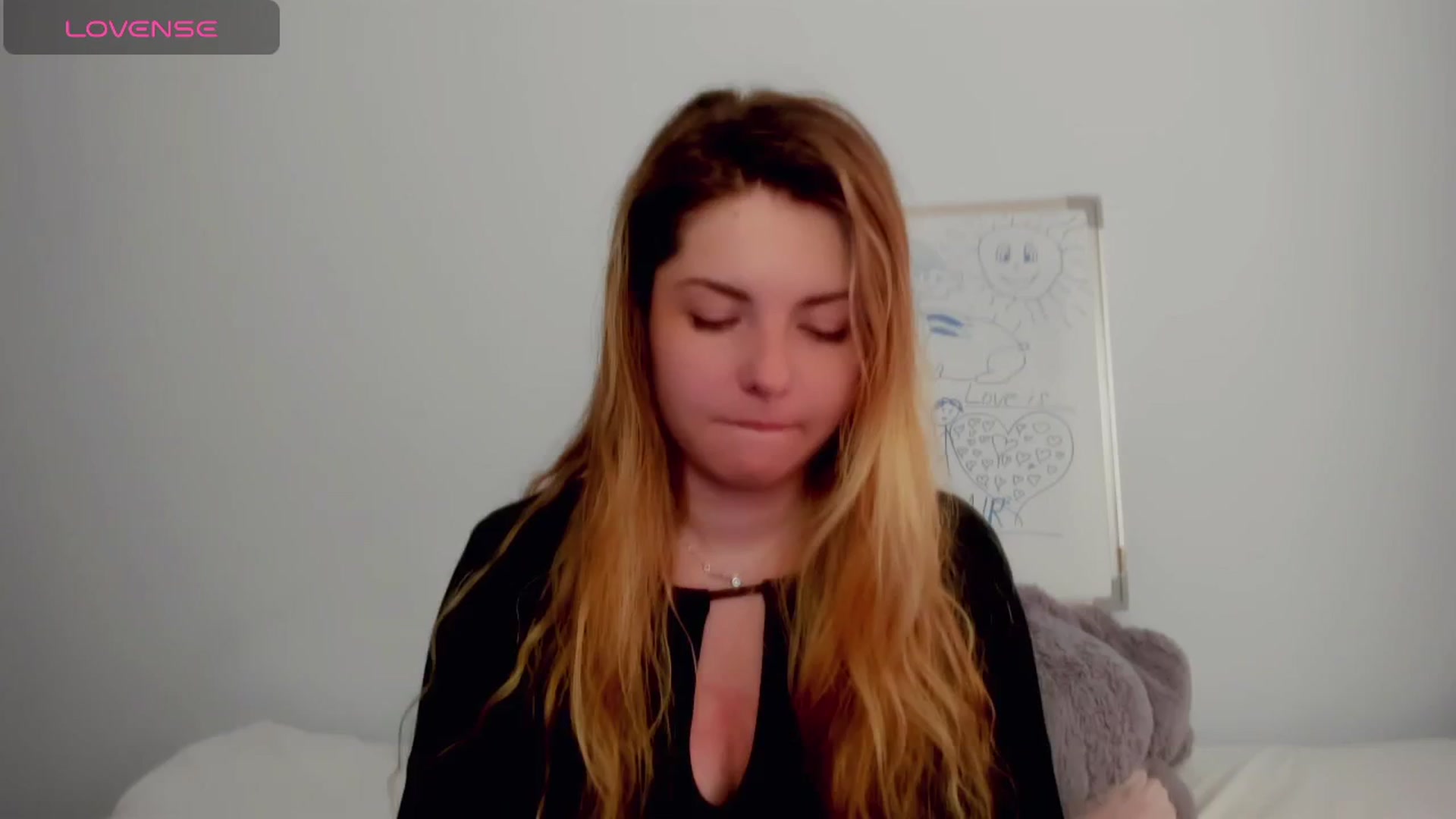 Gallery image thumbnail from Miriam_Mills's myfreecams stream on, 05/13/2024, 10:02 image 15 of 20