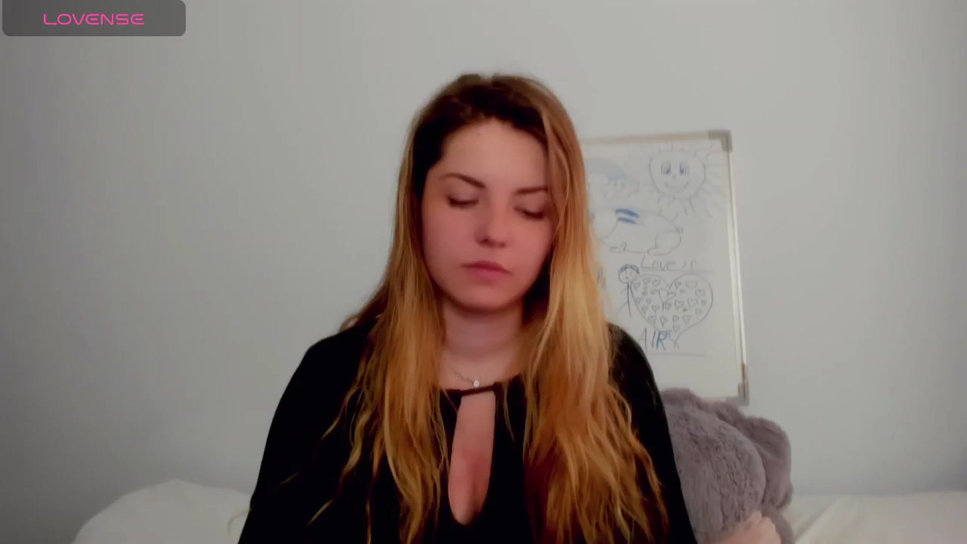 Gallery image thumbnail from Miriam_Mills's myfreecams stream on, 05/13/2024, 10:02 image 16 of 20