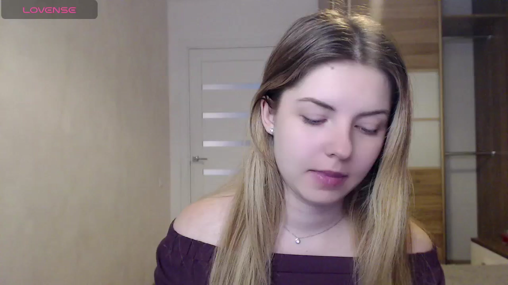 Gallery image thumbnail from Miriam_Mills's myfreecams stream on, 05/20/2024, 09:16 image 10 of 20