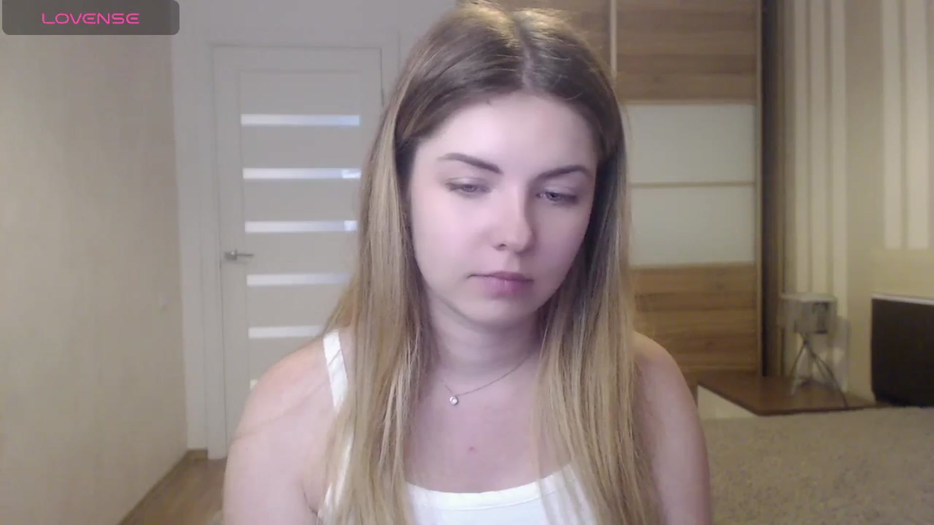 Gallery image thumbnail from Miriam_Mills's myfreecams stream on, 05/21/2024, 10:21 image 15 of 20