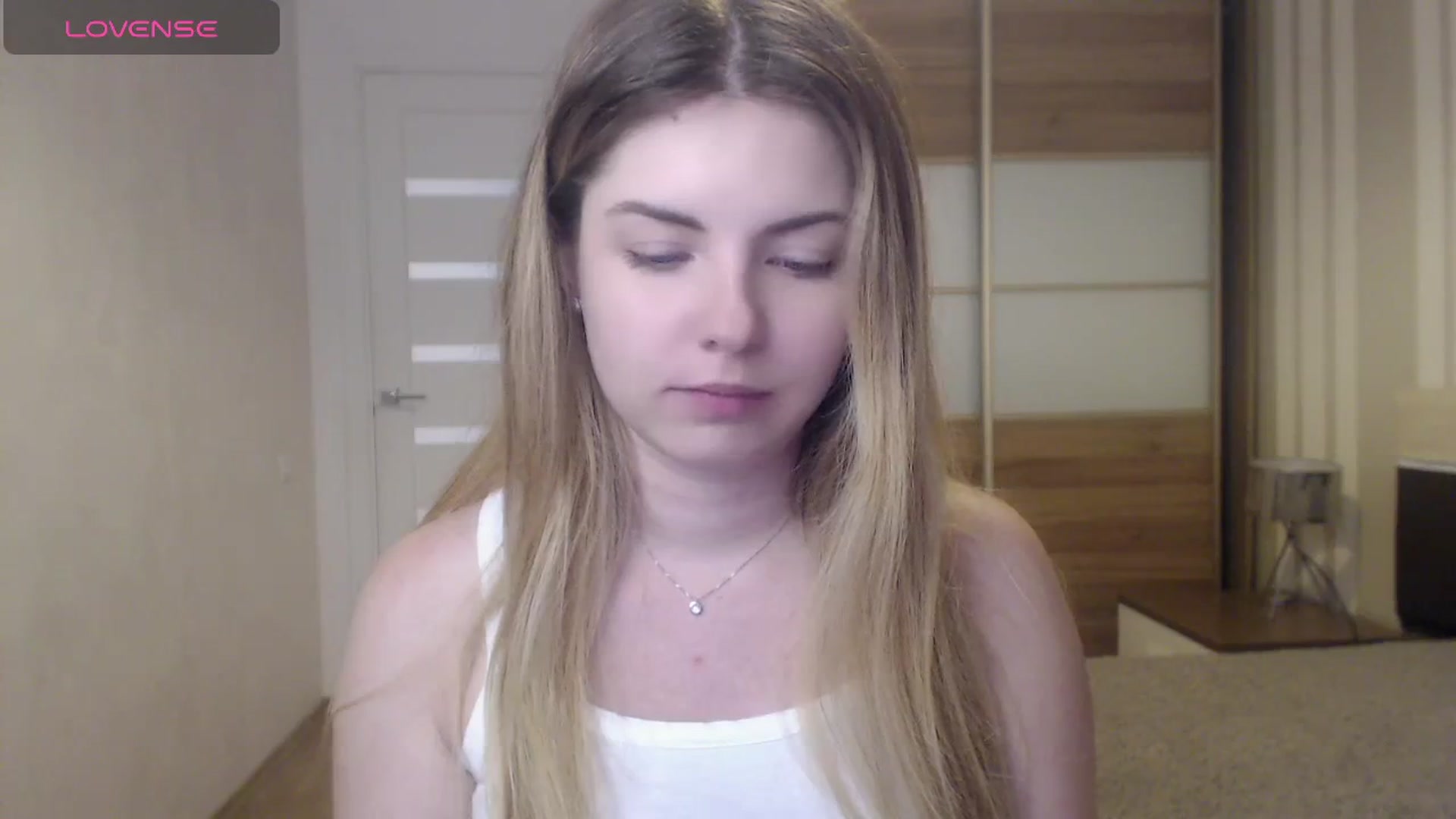Gallery image thumbnail from Miriam_Mills's myfreecams stream on, 05/21/2024, 10:21 image 4 of 20